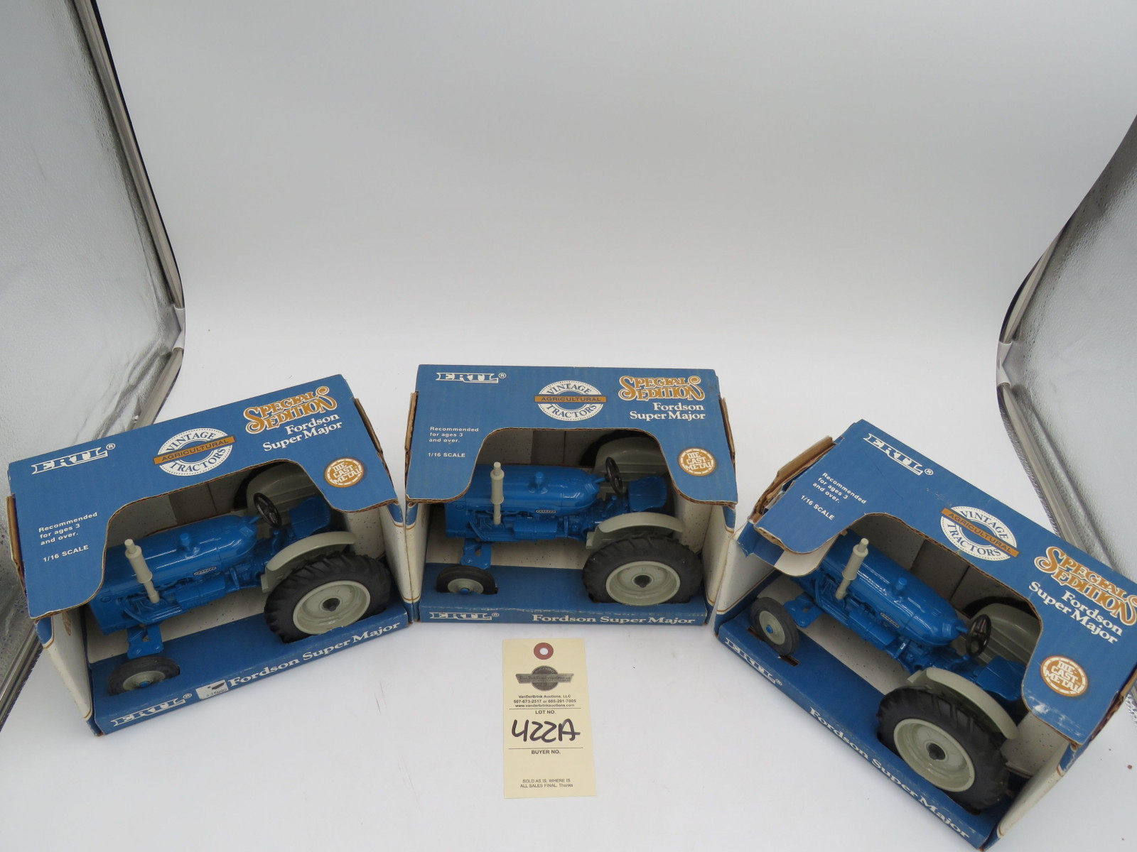 Group of 3 Ertl 1991 Fordson Super Major Die-Cast Tractors NIB - Image 2