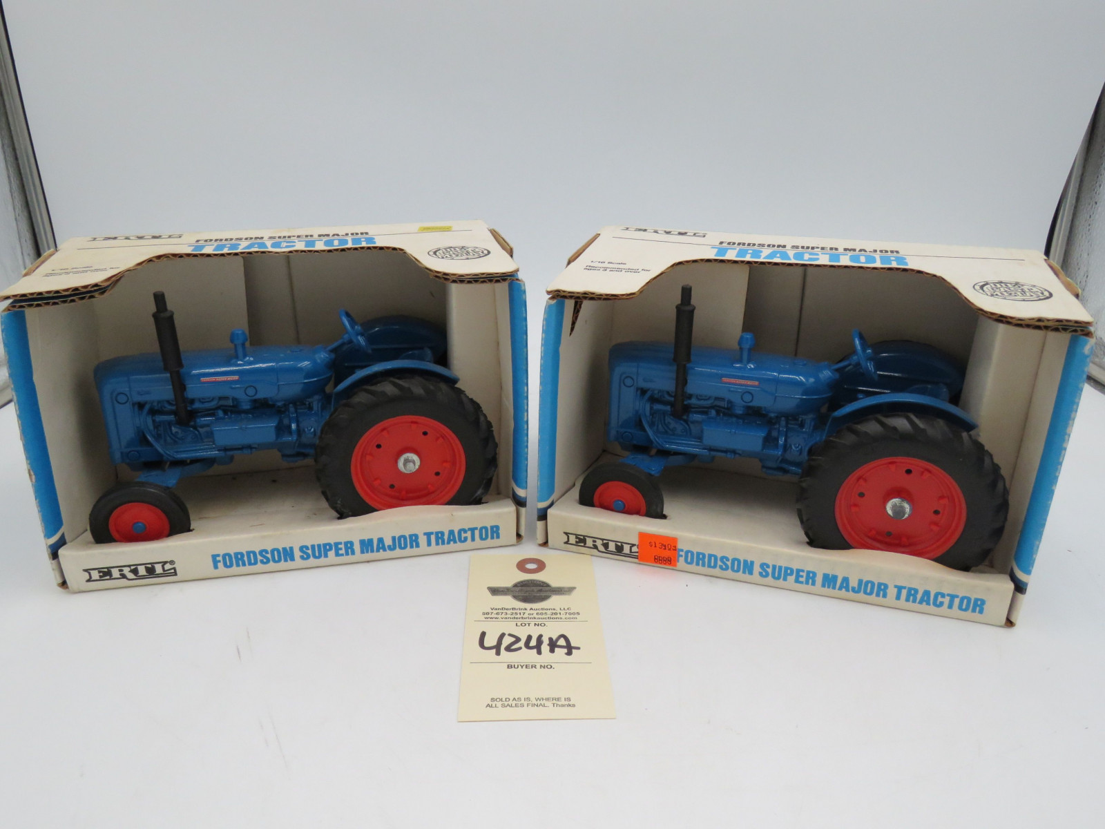 Group of 2 Ertl 1988 NIB Fordon Super Major die-Cast 1/16th Scale tractors - Image 1