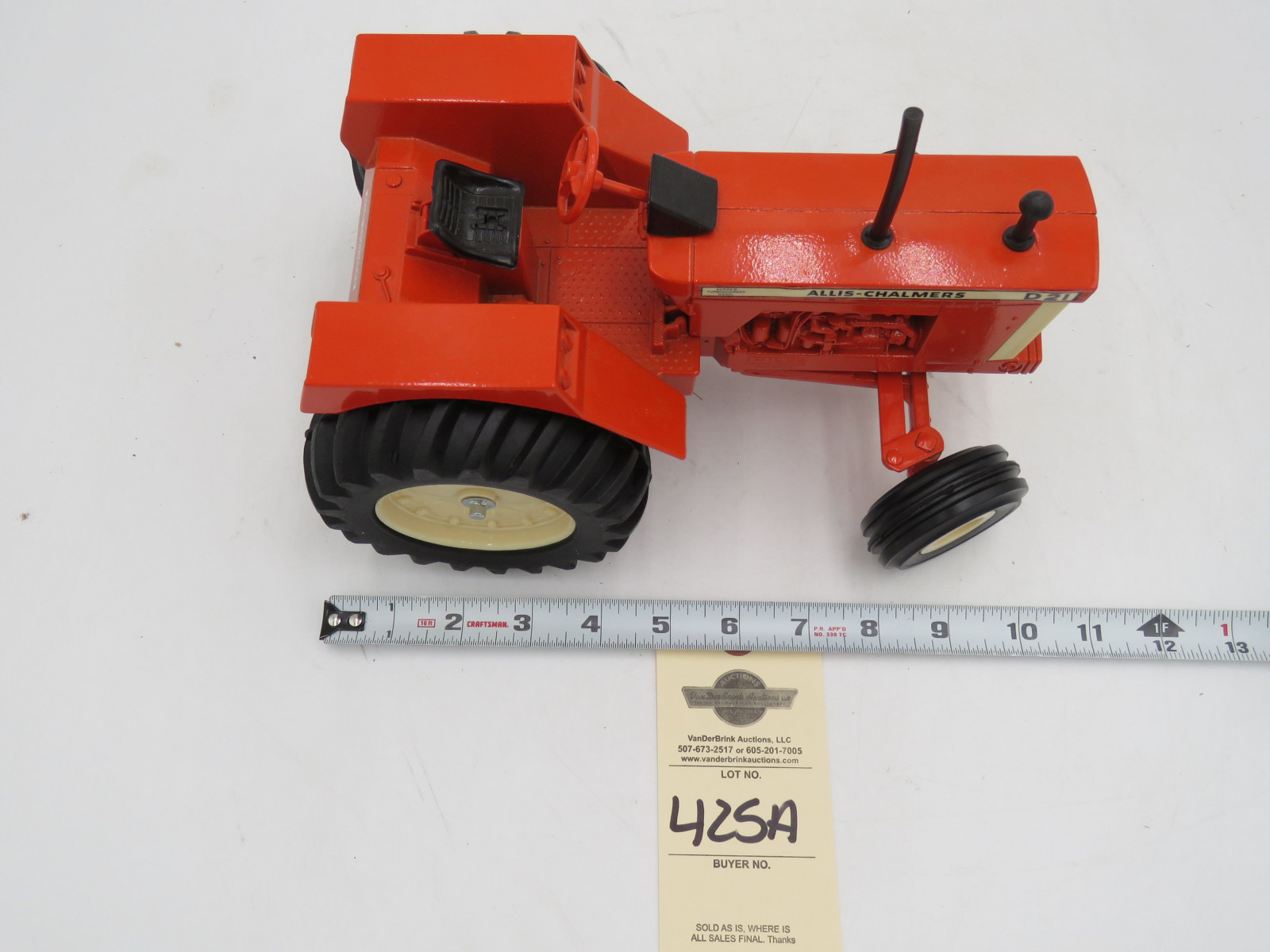 Ertl Allis Chalmers D21 New and no Box 1/16th Scale Die Cast tractor - Image 2