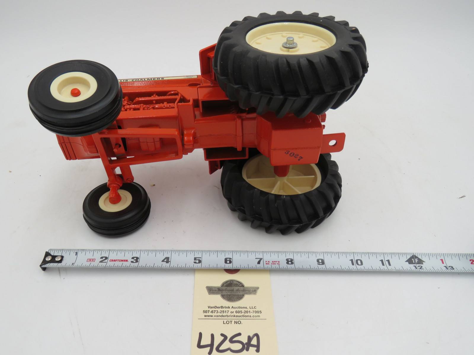 Ertl Allis Chalmers D21 New and no Box 1/16th Scale Die Cast tractor - Image 4
