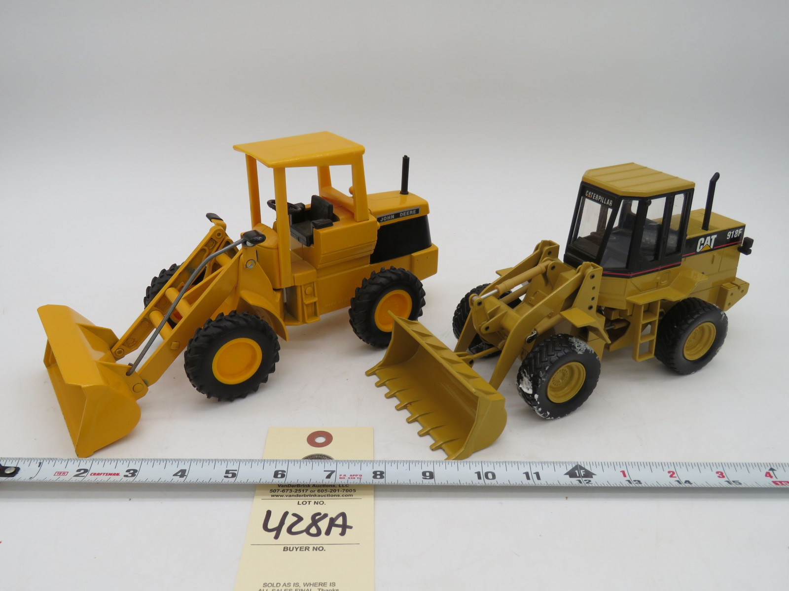 Ertl Die Cast 1/25th Scale Caterpillar 918F and John Deere Loader No Box - Image 1