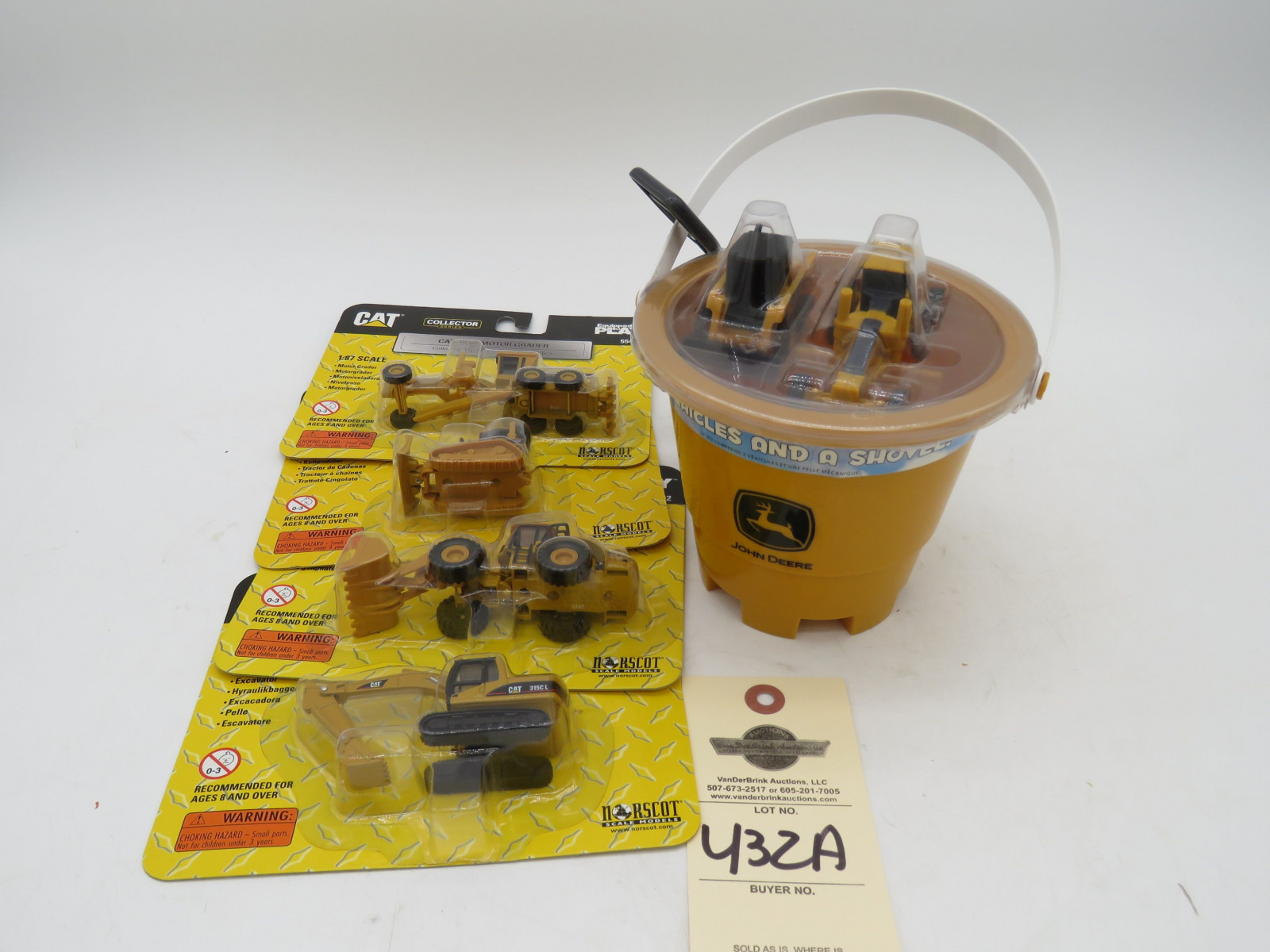 Caterpillary fun Group NIB - Image 1