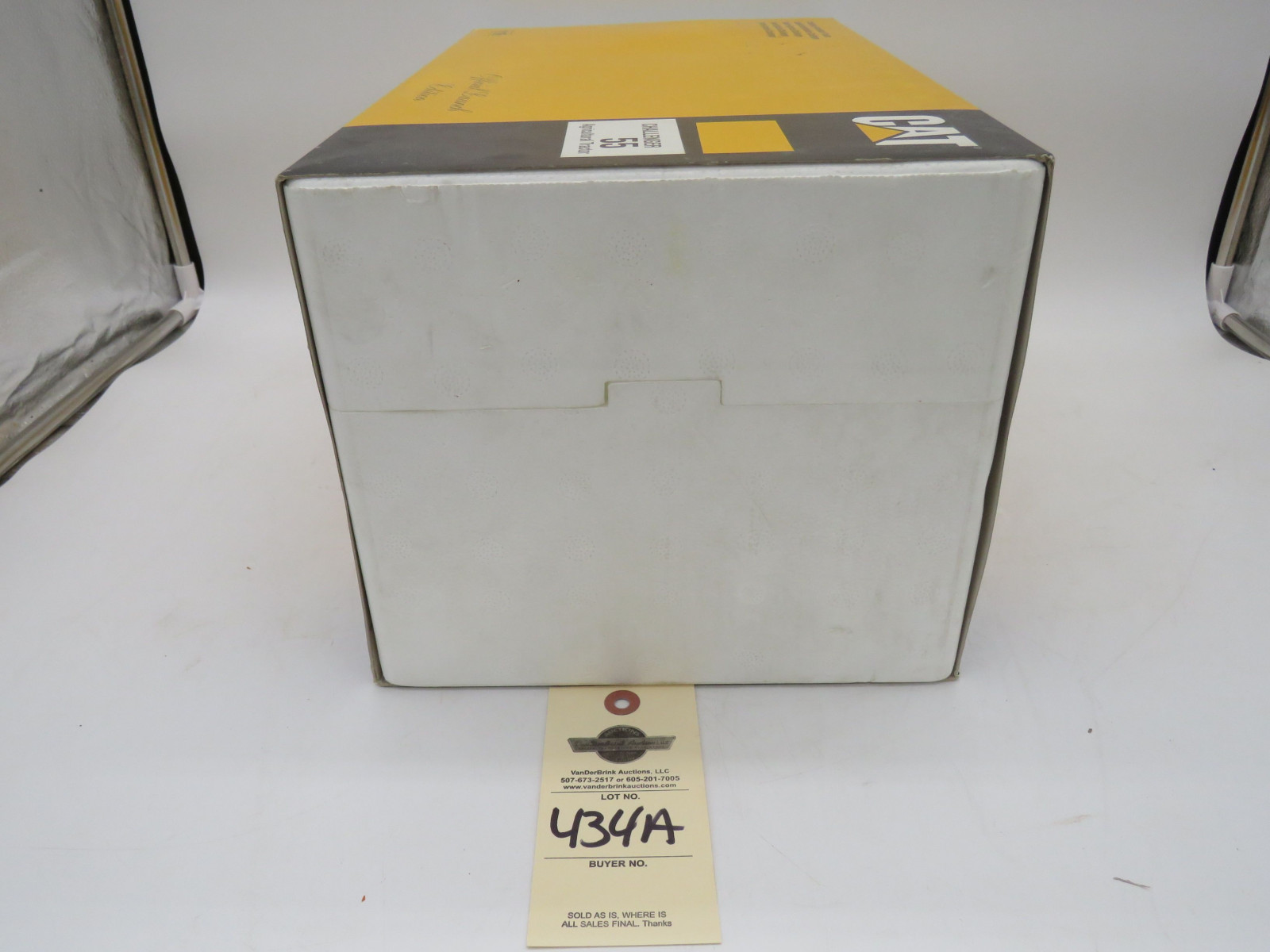 Limited Edition Norscott Group Inc. 1/16th Scale Official Launch Edition Challenger Tractor #1430 NIB - Image 3