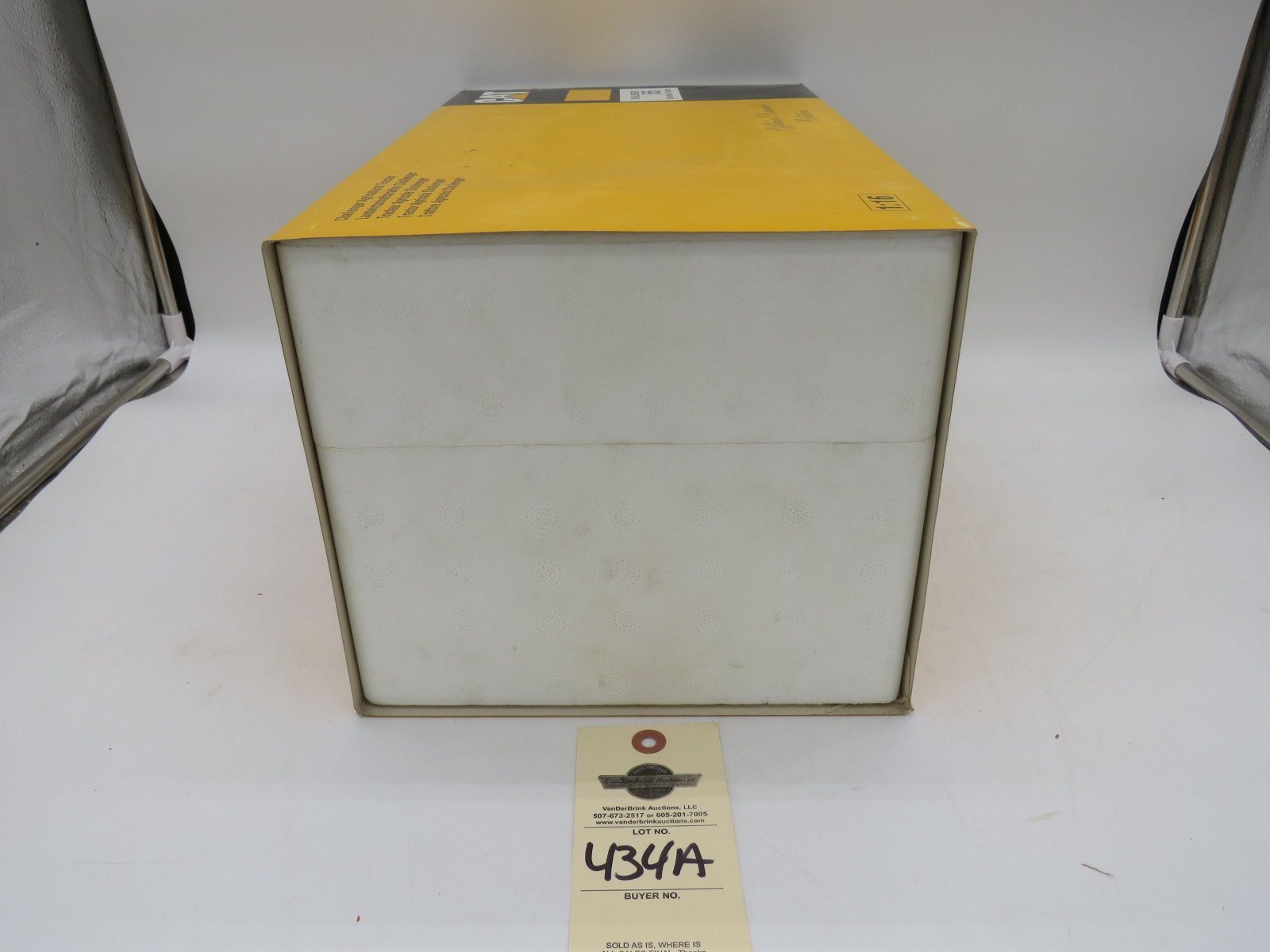 Limited Edition Norscott Group Inc. 1/16th Scale Official Launch Edition Challenger Tractor #1430 NIB - Image 5