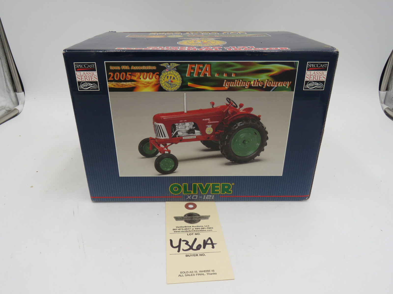 Spec Cast Classic Series 2005-2006 FFA Oliver XO-121 NIB - Image 1