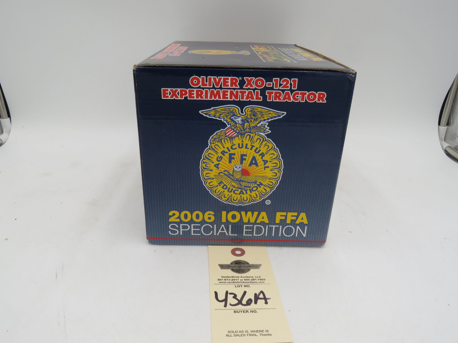 Spec Cast Classic Series 2005-2006 FFA Oliver XO-121 NIB - Image 3
