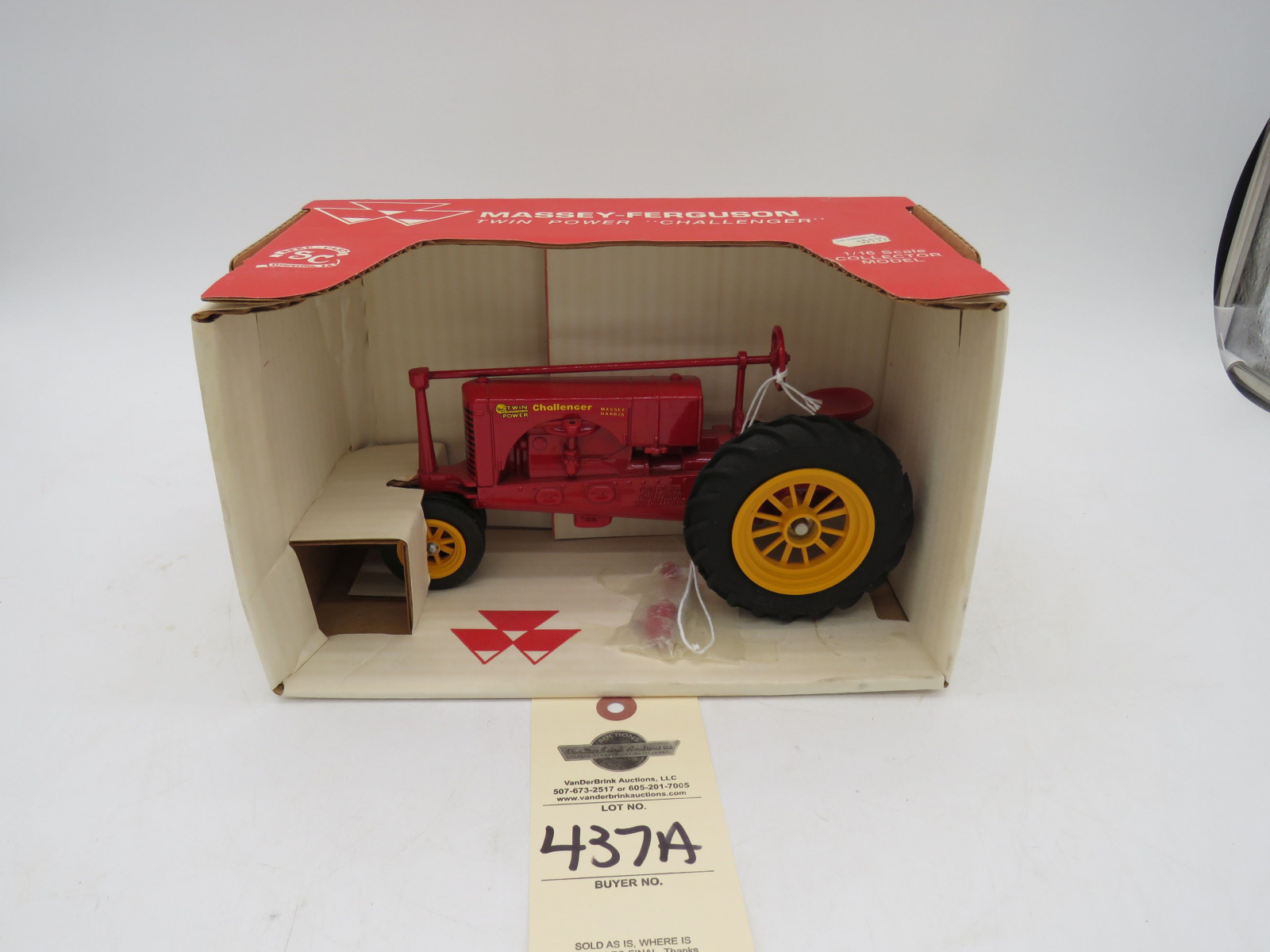 Spec-Cast 1/16th Scale Collector's Edtion Massey harris challenger Tractor NIB - Image 1