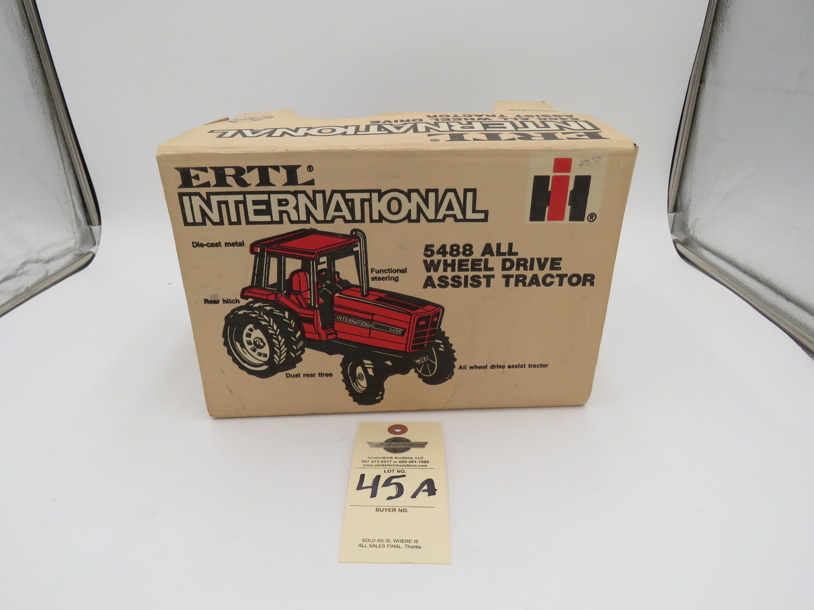 IH ERTL 5488 ALL WHEEL DRIVE ASSIST TRACTOR DIE CAST METAL REPLICA 1/16 SCALE - Image 3