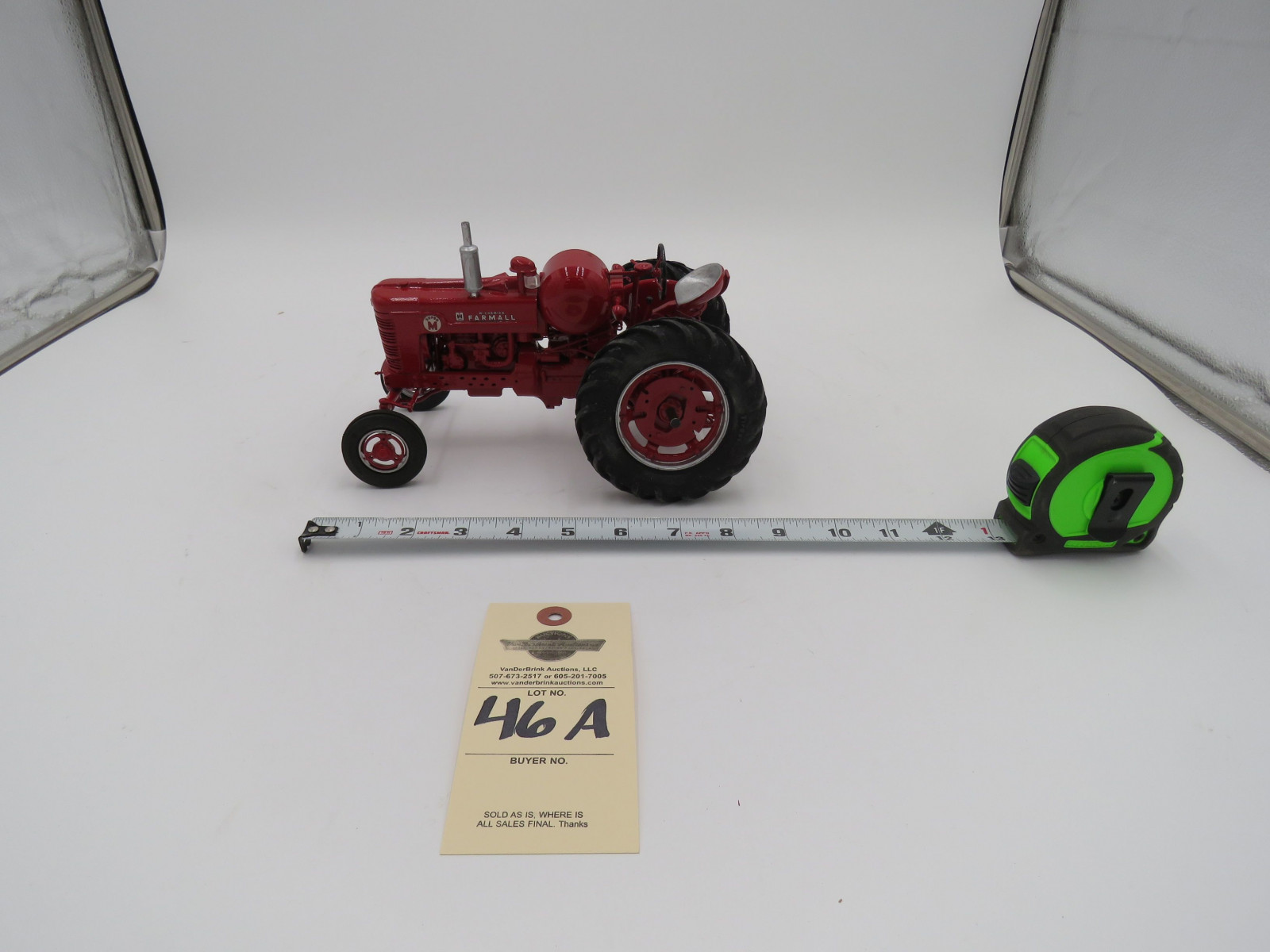 ERTL 1/16TH SUPER M PROPANE PRECISION FARMALL 1991 DRIVER SIDE REAR BACK END BROKE - Image 1