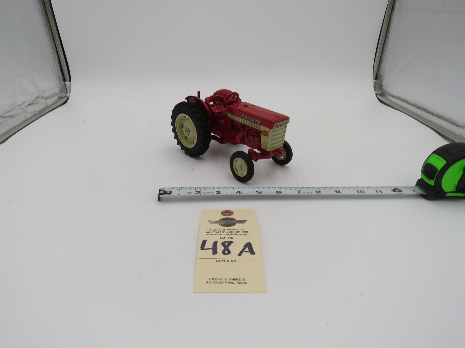 IH 340 UTILITY  METAL DIECAST 1/16TH SCALE - Image 4