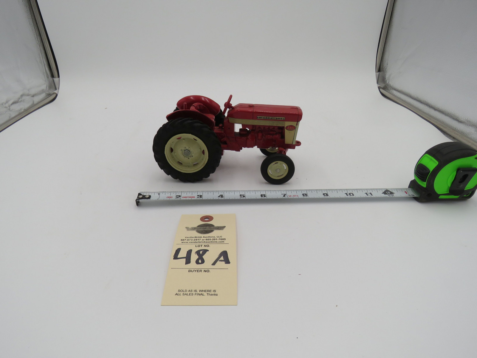 IH 340 UTILITY  METAL DIECAST 1/16TH SCALE - Image 5