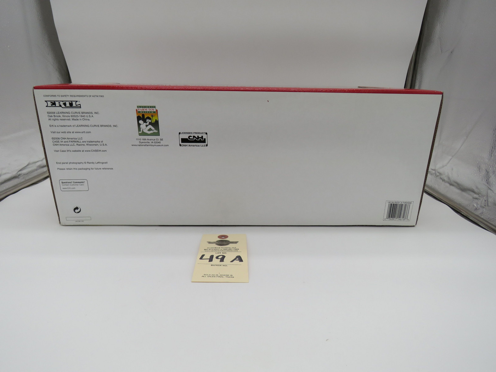 ERTL IH FARMALL 560 DEMONSTRATOR WITH GOLD 5 BOTTOM PLOW  1/16 SCALE METAL DIECAST NFTM 2008 COLLECTOR INSERT - Image 6