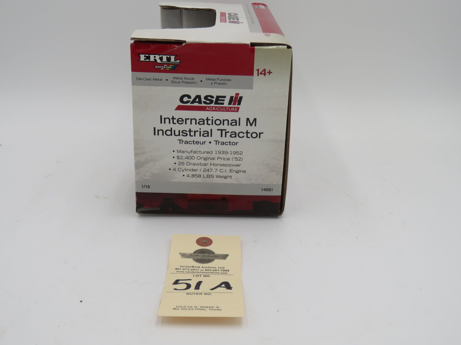 ERTL IH INTERNATIONAL M INDUSTRIAL TRACTOR DIE CAST METAL 1/16 SCALE AUTHENTIC CASE IH PRODUCT - Image 2