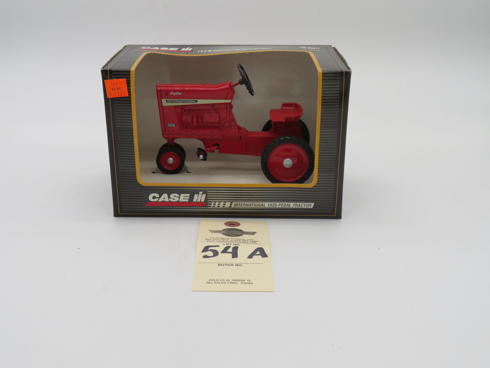1998 ERTL CASE IH INTERNATIONAL 1026 PEDAL TRACTOR DIE CAST METAL HYDRO  AUTHENTIC REPRODUCTION OF A PEDAL TRACTOR FROM THE 1960 PEDAL DRIVE WORKING PEDAL ARM AND REAR DRIVE WHEELS - Image 1