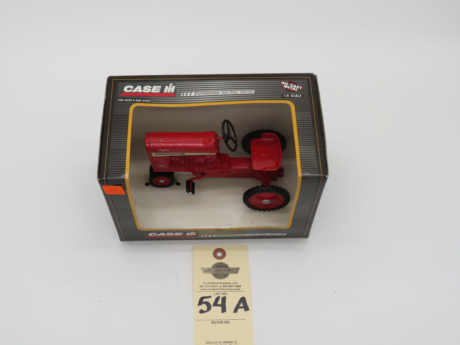 1998 ERTL CASE IH INTERNATIONAL 1026 PEDAL TRACTOR DIE CAST METAL HYDRO  AUTHENTIC REPRODUCTION OF A PEDAL TRACTOR FROM THE 1960 PEDAL DRIVE WORKING PEDAL ARM AND REAR DRIVE WHEELS - Image 2