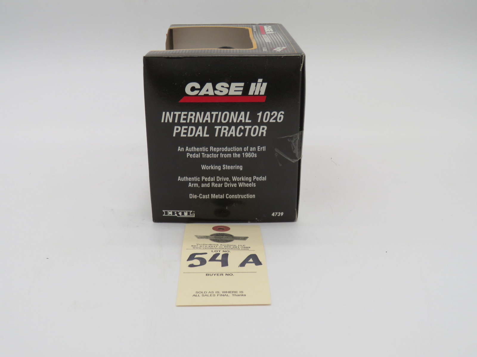 1998 ERTL CASE IH INTERNATIONAL 1026 PEDAL TRACTOR DIE CAST METAL HYDRO  AUTHENTIC REPRODUCTION OF A PEDAL TRACTOR FROM THE 1960 PEDAL DRIVE WORKING PEDAL ARM AND REAR DRIVE WHEELS - Image 3