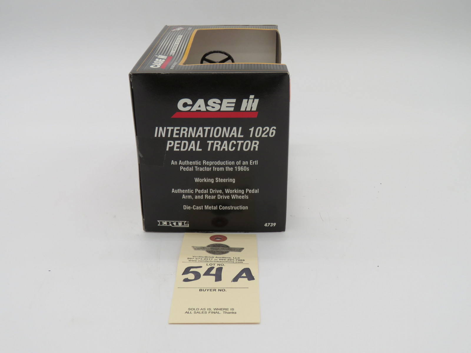 1998 ERTL CASE IH INTERNATIONAL 1026 PEDAL TRACTOR DIE CAST METAL HYDRO  AUTHENTIC REPRODUCTION OF A PEDAL TRACTOR FROM THE 1960 PEDAL DRIVE WORKING PEDAL ARM AND REAR DRIVE WHEELS - Image 5