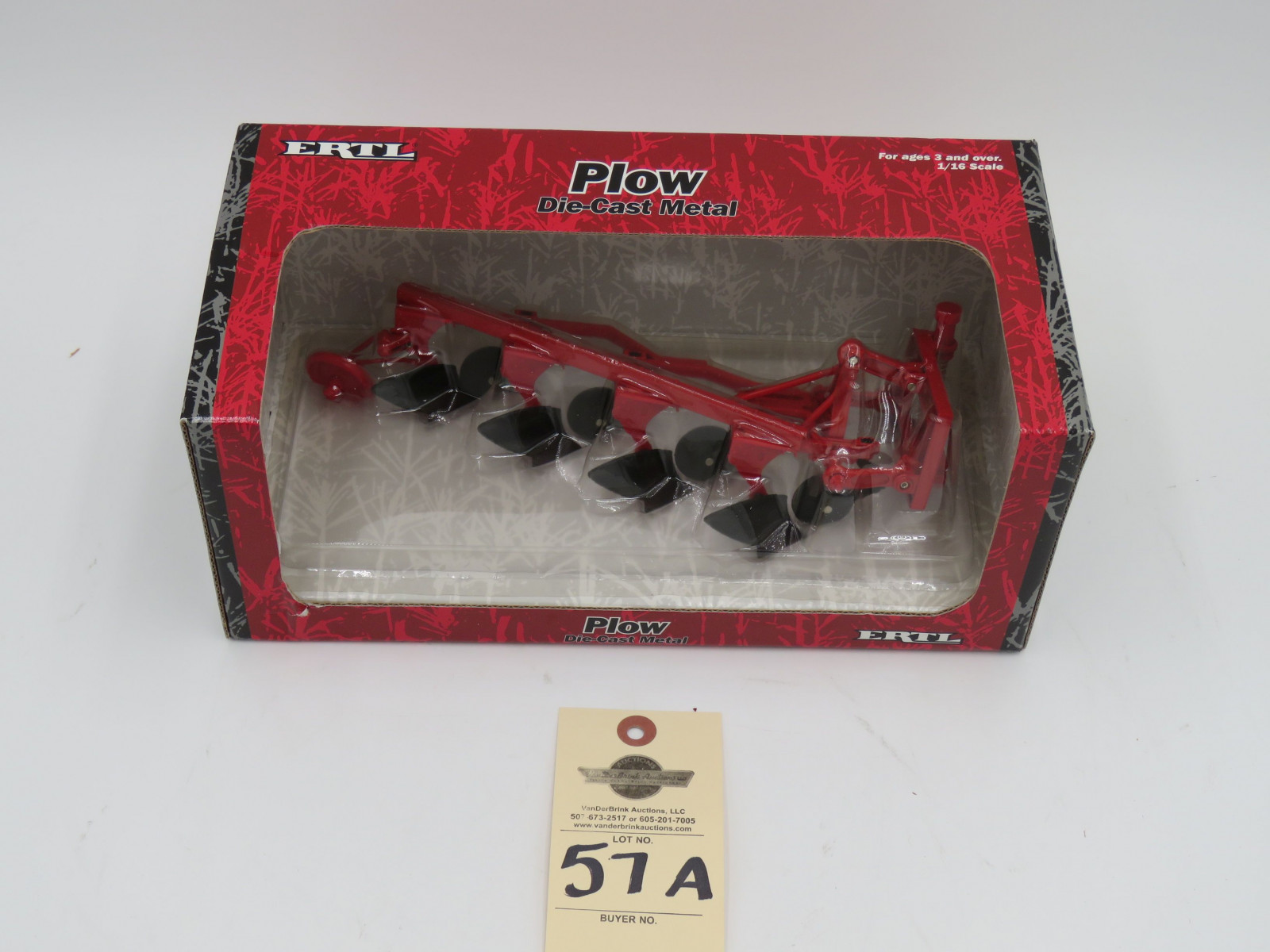 ERTL 1/16TH SCALE 2001 IH PLOW DIE CAST METAL - Image 2