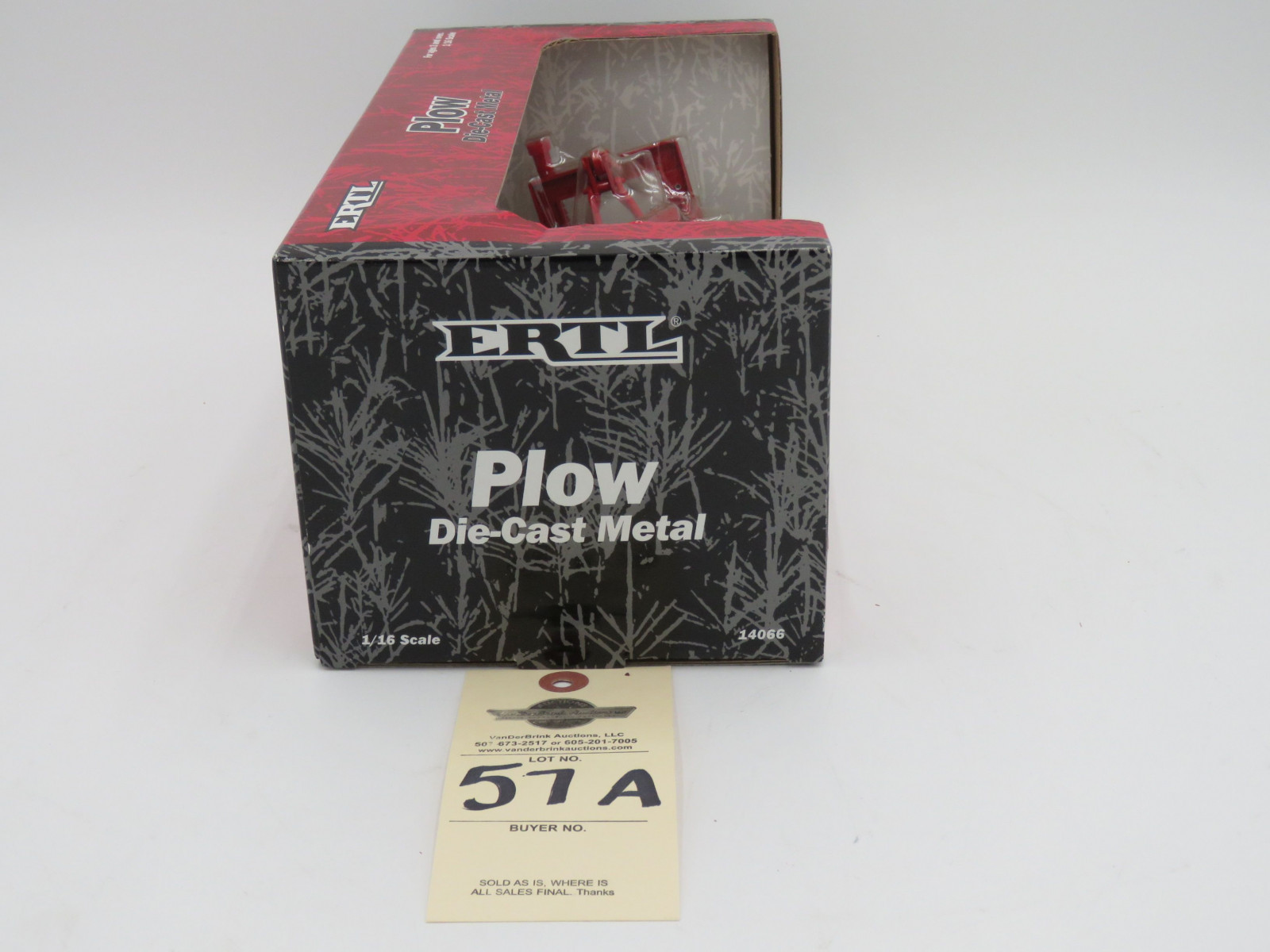 ERTL 1/16TH SCALE 2001 IH PLOW DIE CAST METAL - Image 5