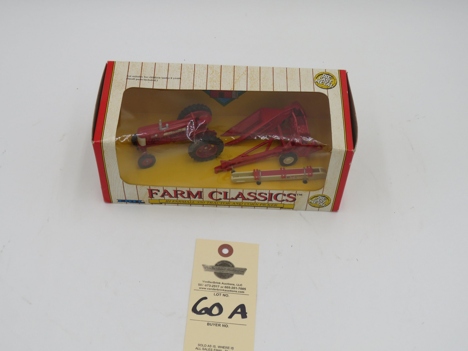 ERTL FARM CLASSICS IH FARMALL 350 TRACTOR AND CORN PICKER  DIE CAST METAL  1/43 SCALE - Image 2