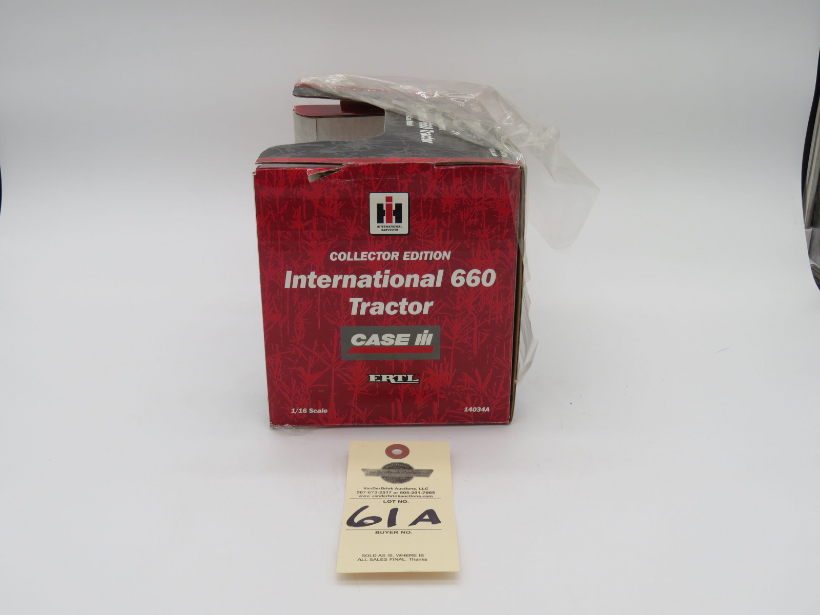2000 (LP) COLLECTOR EDITION ERTL  INTERNATIONAL 660 TRACTOR 1/16 SCALE - Image 3
