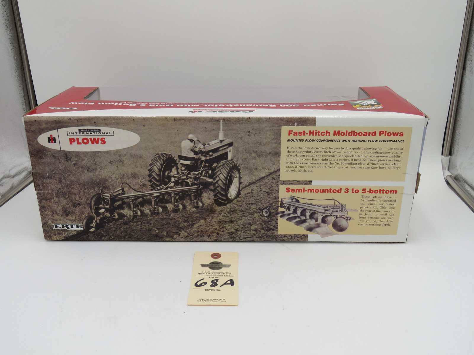 2008 ERTL FARMALL 560 DEMONSTRATOR WITH GOLD 5-BOTTOM PLOW BOX HAS BEEN OPENED NATIONAL FARM TOY MUSEUM  1/16TH SCALE Die-Cast - Image 4