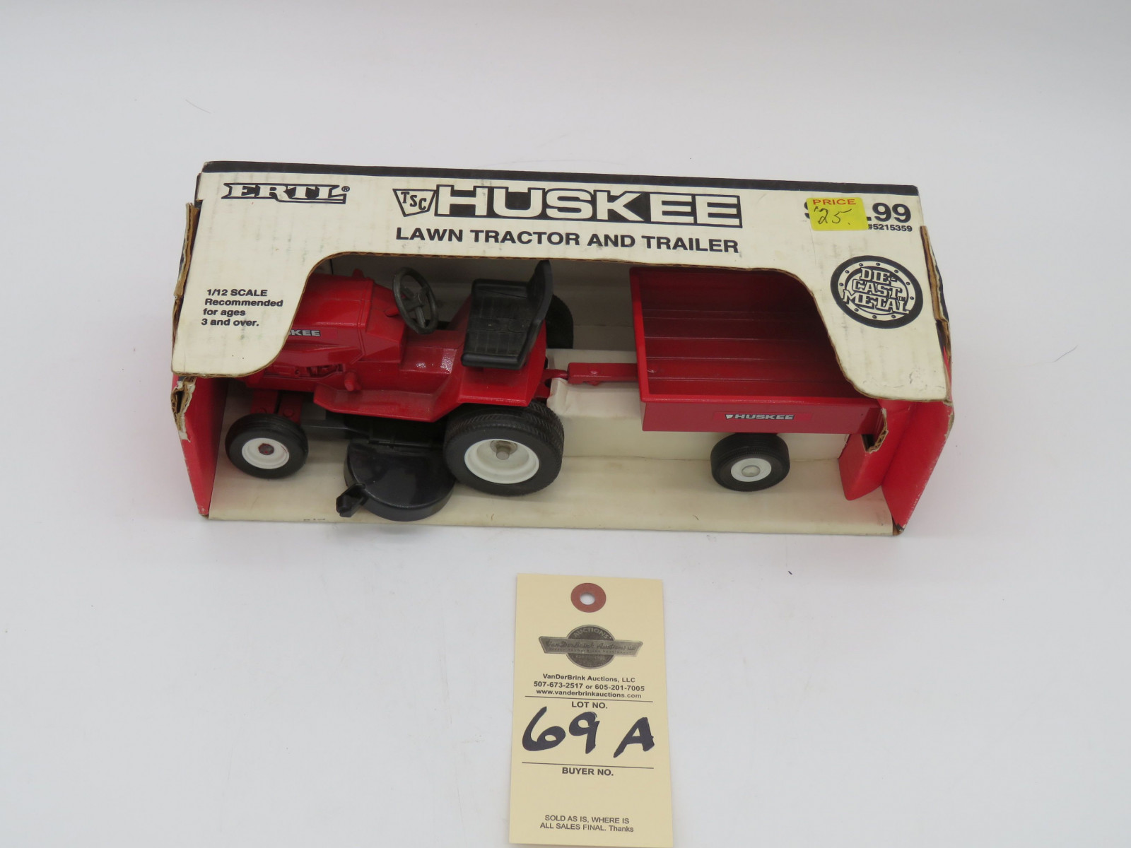 TSC HUSKEE LAWN TRACTOR AND TRAILER DIE CAST METAL 1/12 SCALE STEERABLE FRONT END REMOVALE MOWER DECK 1/12 SCALE TRAILER WITH WORKABLE TAILGATE - Image 2