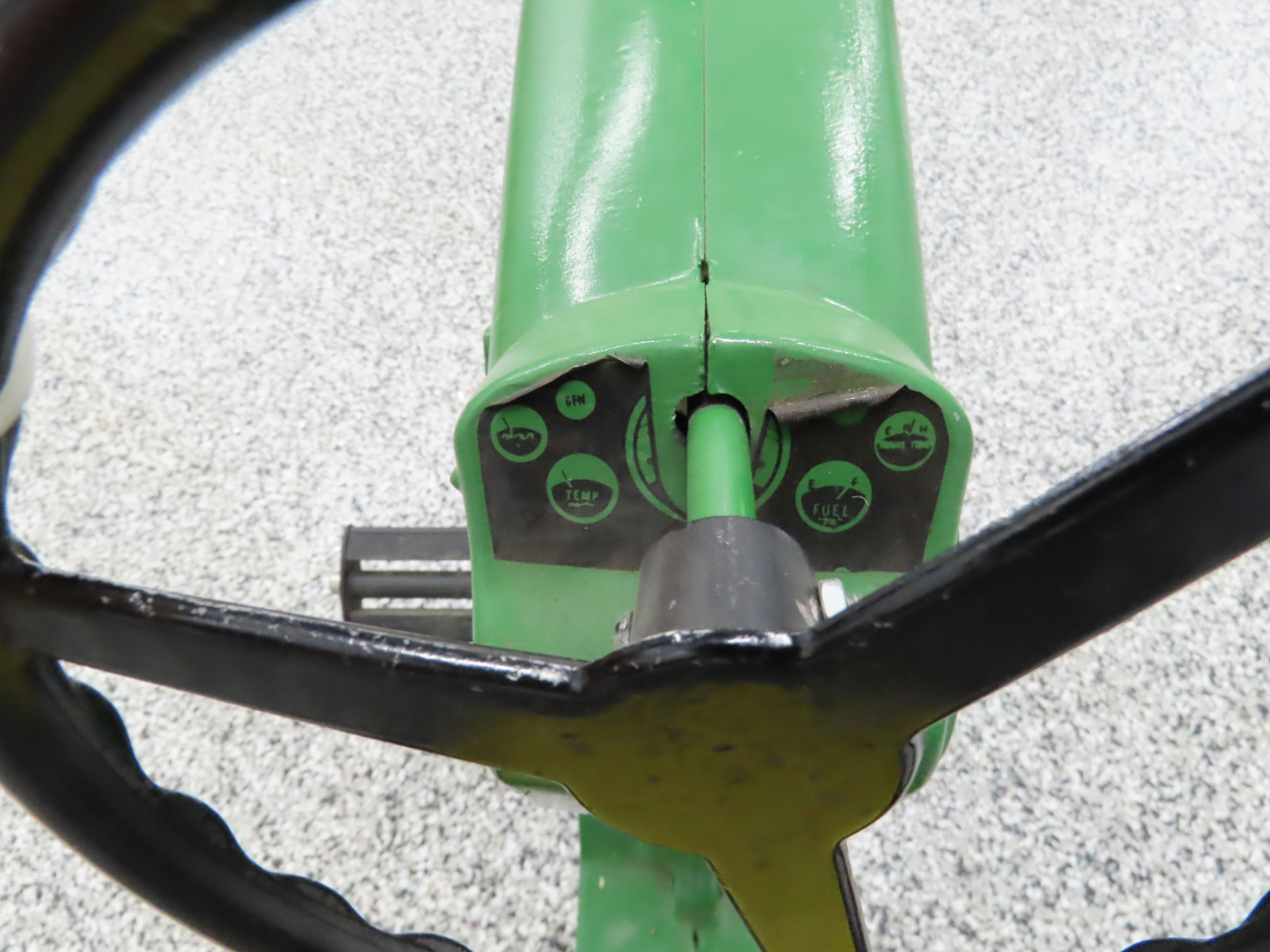 Ertl John Deere  20 Cast Iron Pedal Tractor Mode D-65 - Image 6