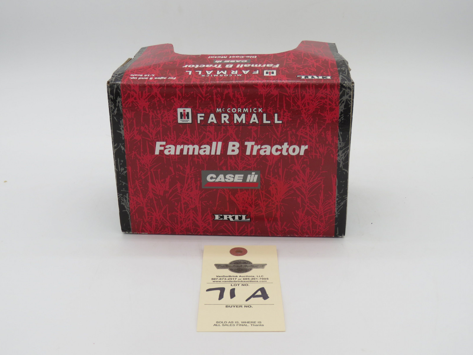 2002 ERTL FARMALL B TRACTOR 1/16 SCALE - Image 4