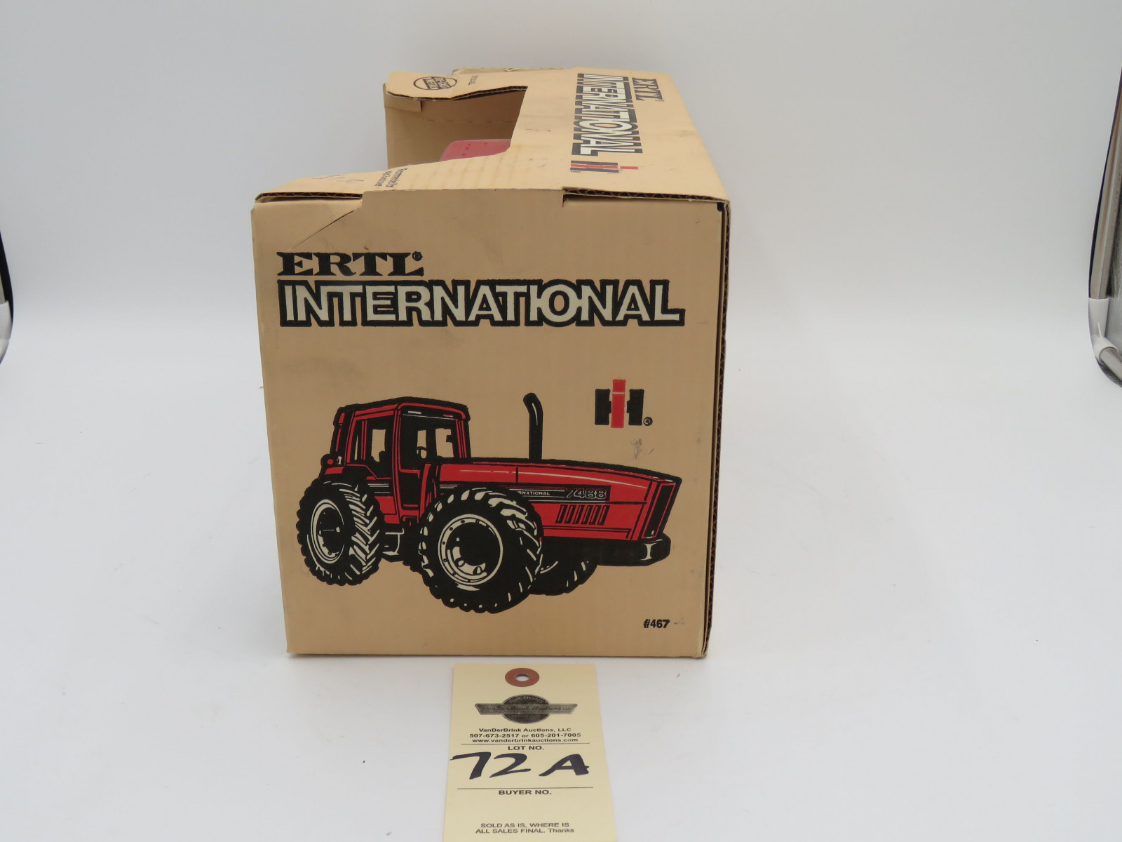 ERTL INTERNATIONALIH DIE CAST METAL 7488 1/16 SCALE OSCILLATING FRONT AXLE, DEEP RIBBED TRACTION TIRES, ALL WEATHER CONTROL CENTER, REAL RUBBER TIRES - Image 3