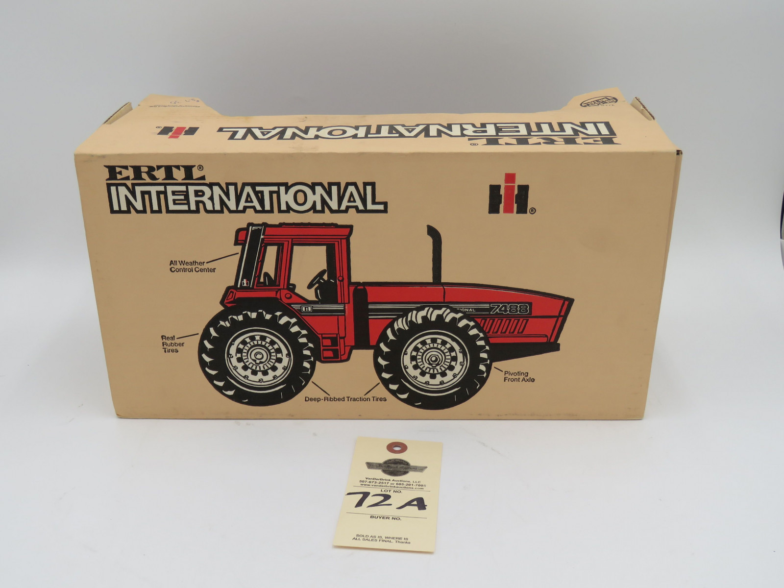 ERTL INTERNATIONALIH DIE CAST METAL 7488 1/16 SCALE OSCILLATING FRONT AXLE, DEEP RIBBED TRACTION TIRES, ALL WEATHER CONTROL CENTER, REAL RUBBER TIRES - Image 4