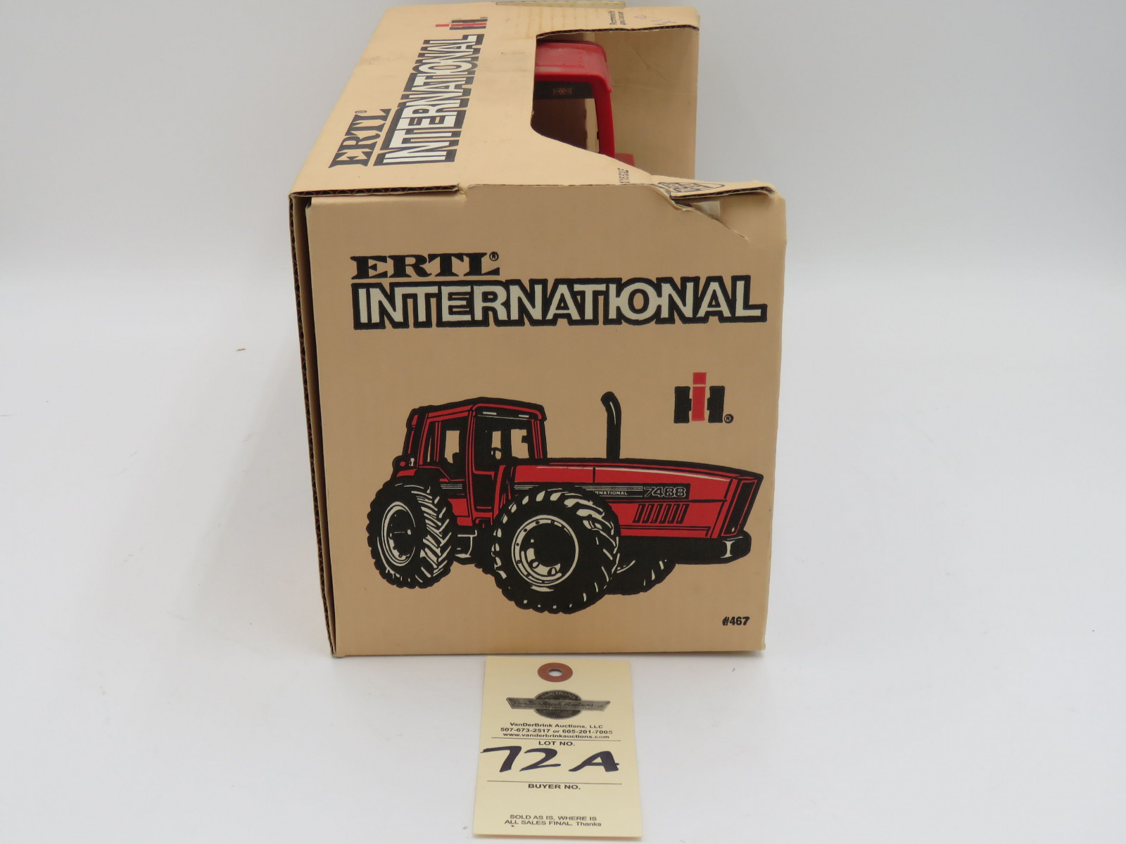 ERTL INTERNATIONALIH DIE CAST METAL 7488 1/16 SCALE OSCILLATING FRONT AXLE, DEEP RIBBED TRACTION TIRES, ALL WEATHER CONTROL CENTER, REAL RUBBER TIRES - Image 5