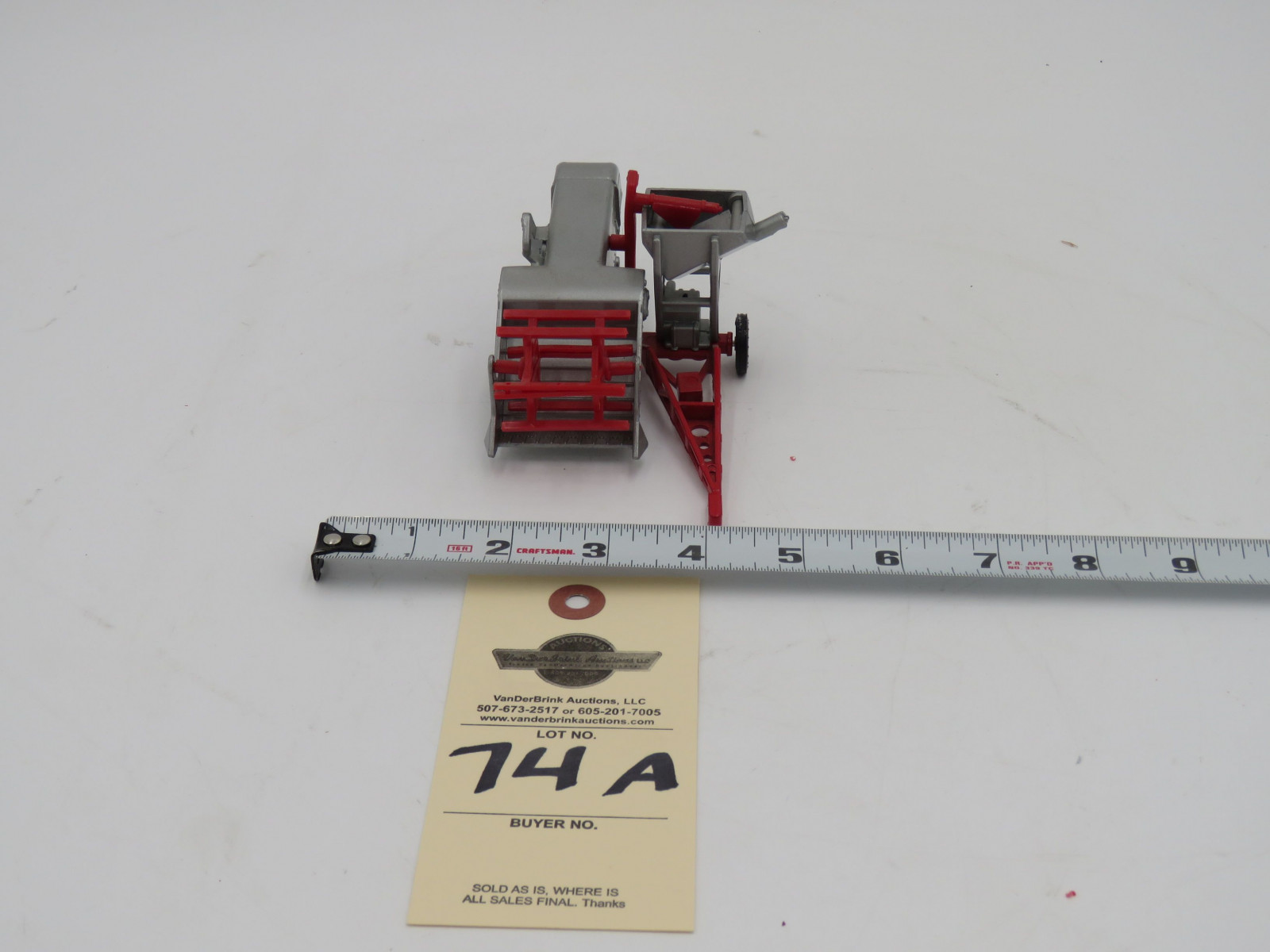 ERTL Y64 CASE WITH PULL BEHIND COMBINE NO BOX - Image 3
