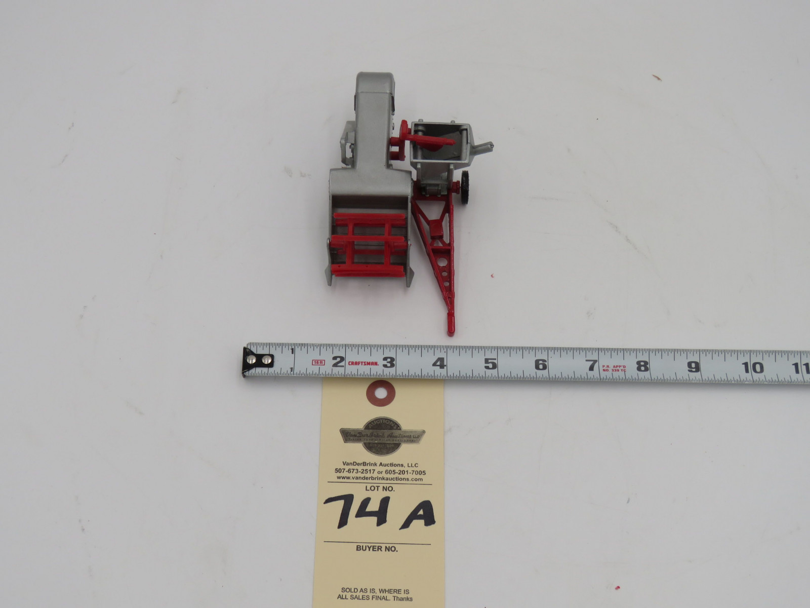 ERTL Y64 CASE WITH PULL BEHIND COMBINE NO BOX - Image 4