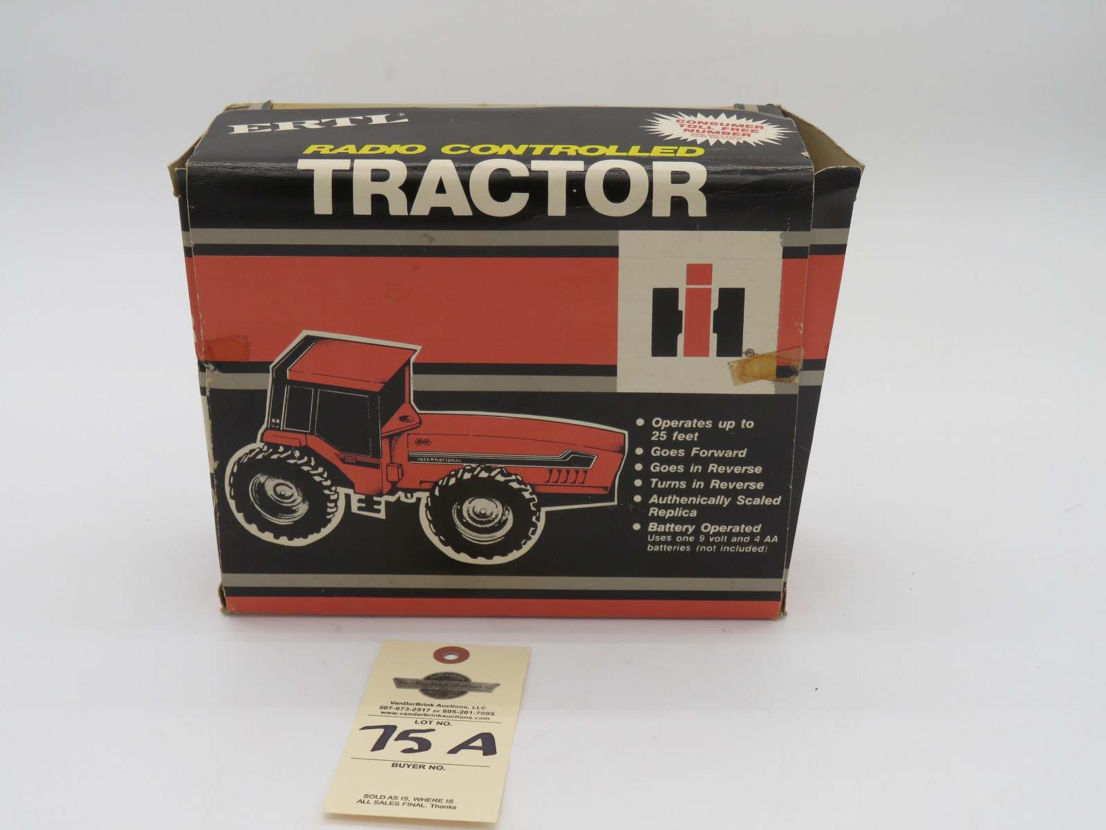 ERTL IH RADIO CONTROLLED TRACTOR FORWARD,REVERSE,TURNS IN REVERSE OPERATES UP TO 25 FEET 1/32ND - Image 5