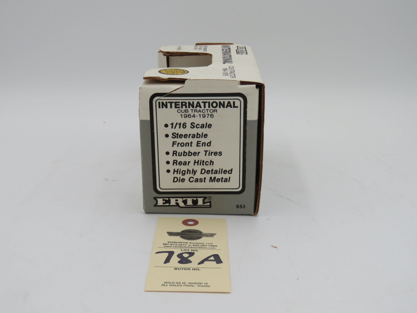 1992 ERTL INTERNATIONAL CUB TRACTOR 1964-1976 1/16 SCALE DIE CAST METAL - Image 3
