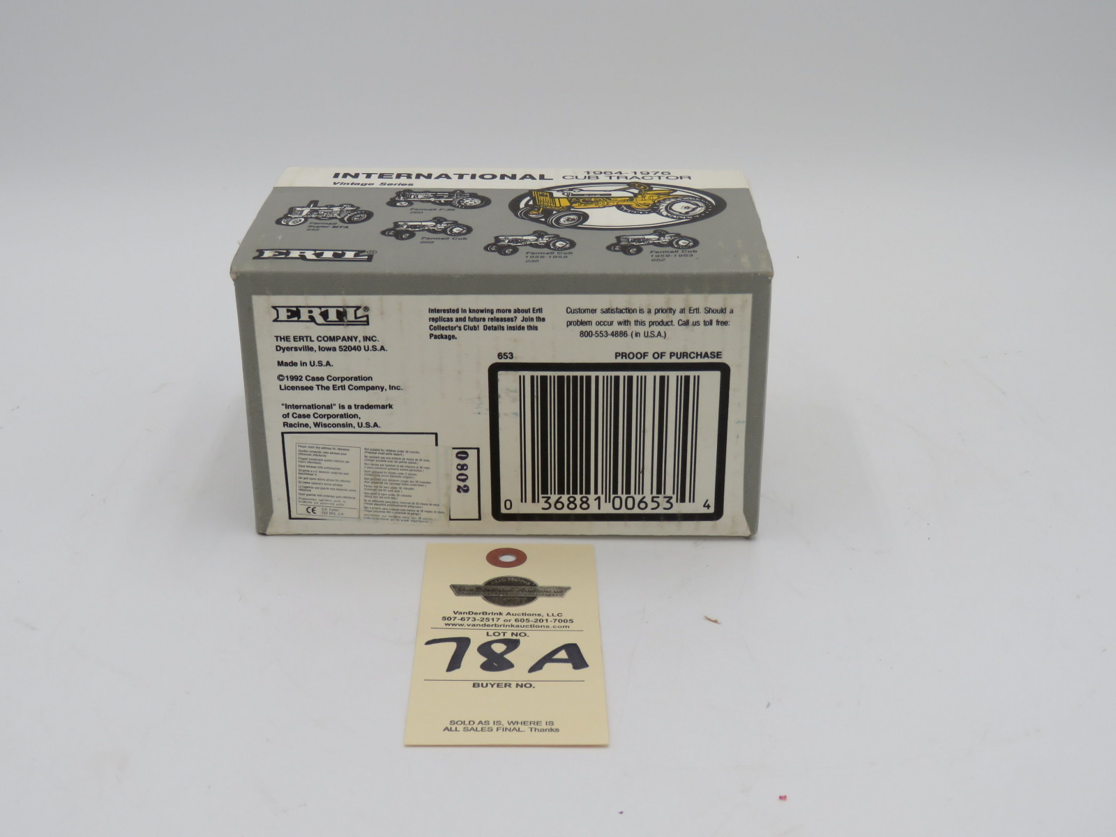 1992 ERTL INTERNATIONAL CUB TRACTOR 1964-1976 1/16 SCALE DIE CAST METAL - Image 6