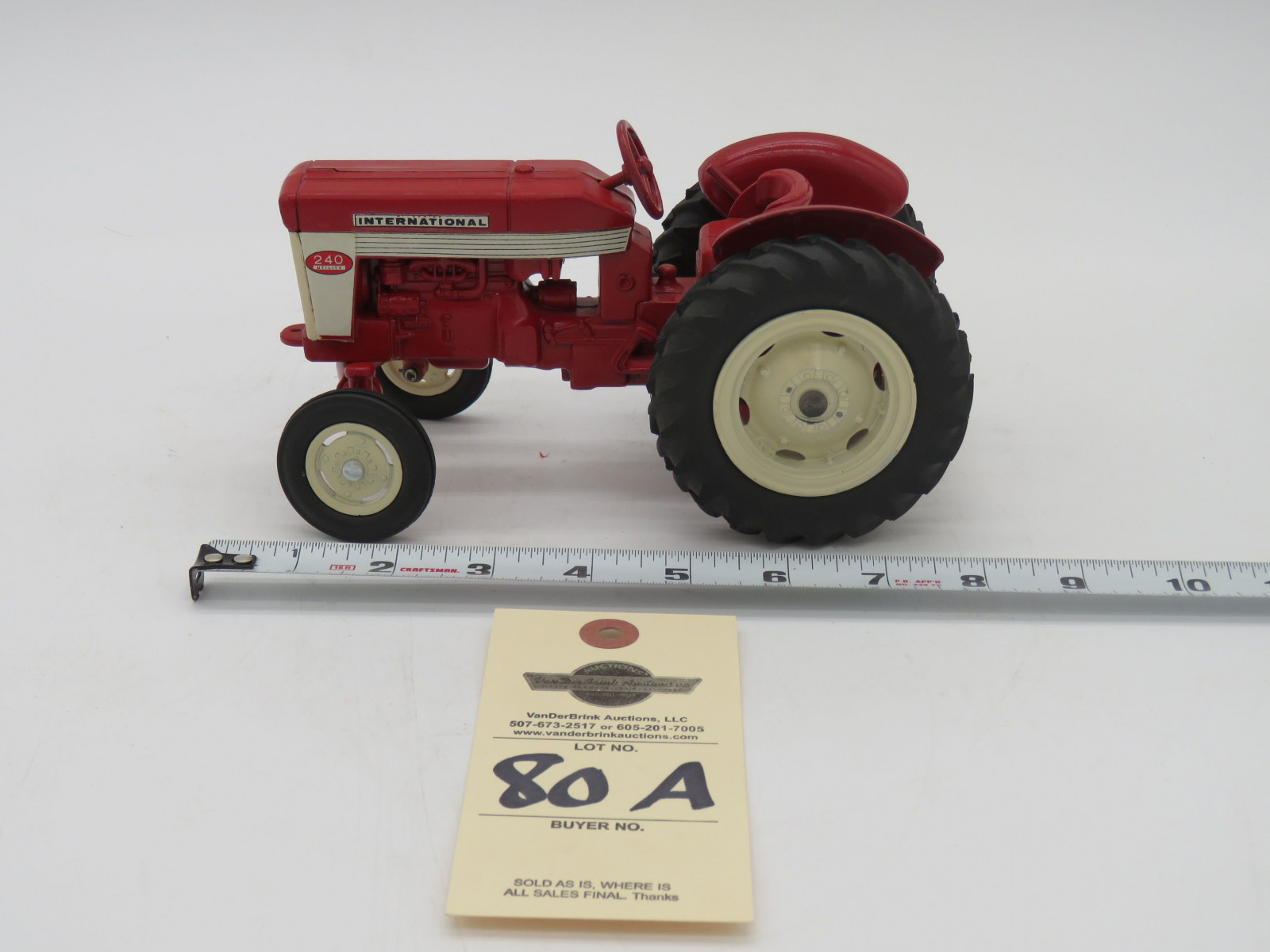 IH 240 UTILITY METAL DIE CAST NO BOX  1/16TH SCALE - Image 1
