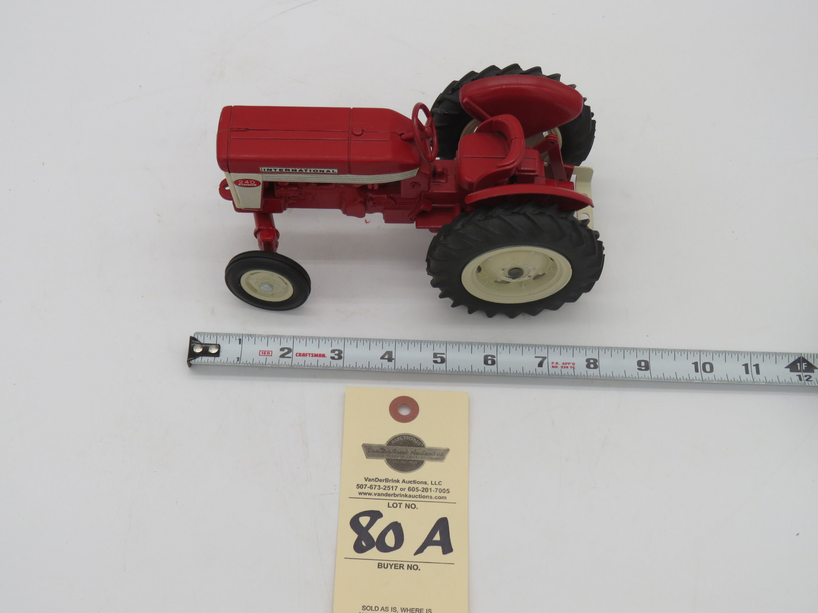 IH 240 UTILITY METAL DIE CAST NO BOX  1/16TH SCALE - Image 2