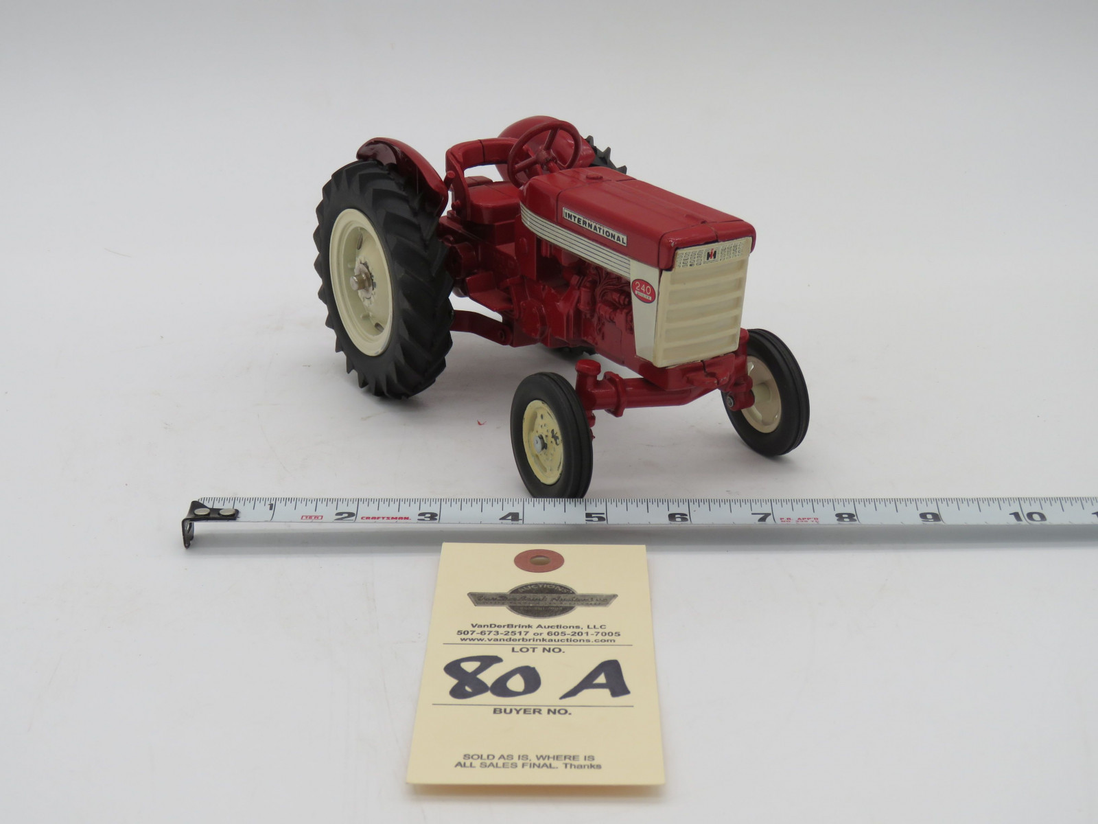 IH 240 UTILITY METAL DIE CAST NO BOX  1/16TH SCALE - Image 5