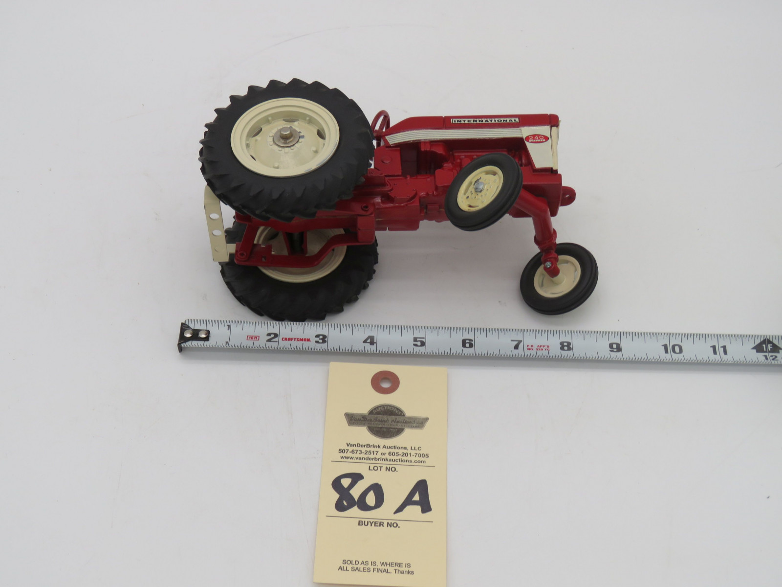 IH 240 UTILITY METAL DIE CAST NO BOX  1/16TH SCALE - Image 8