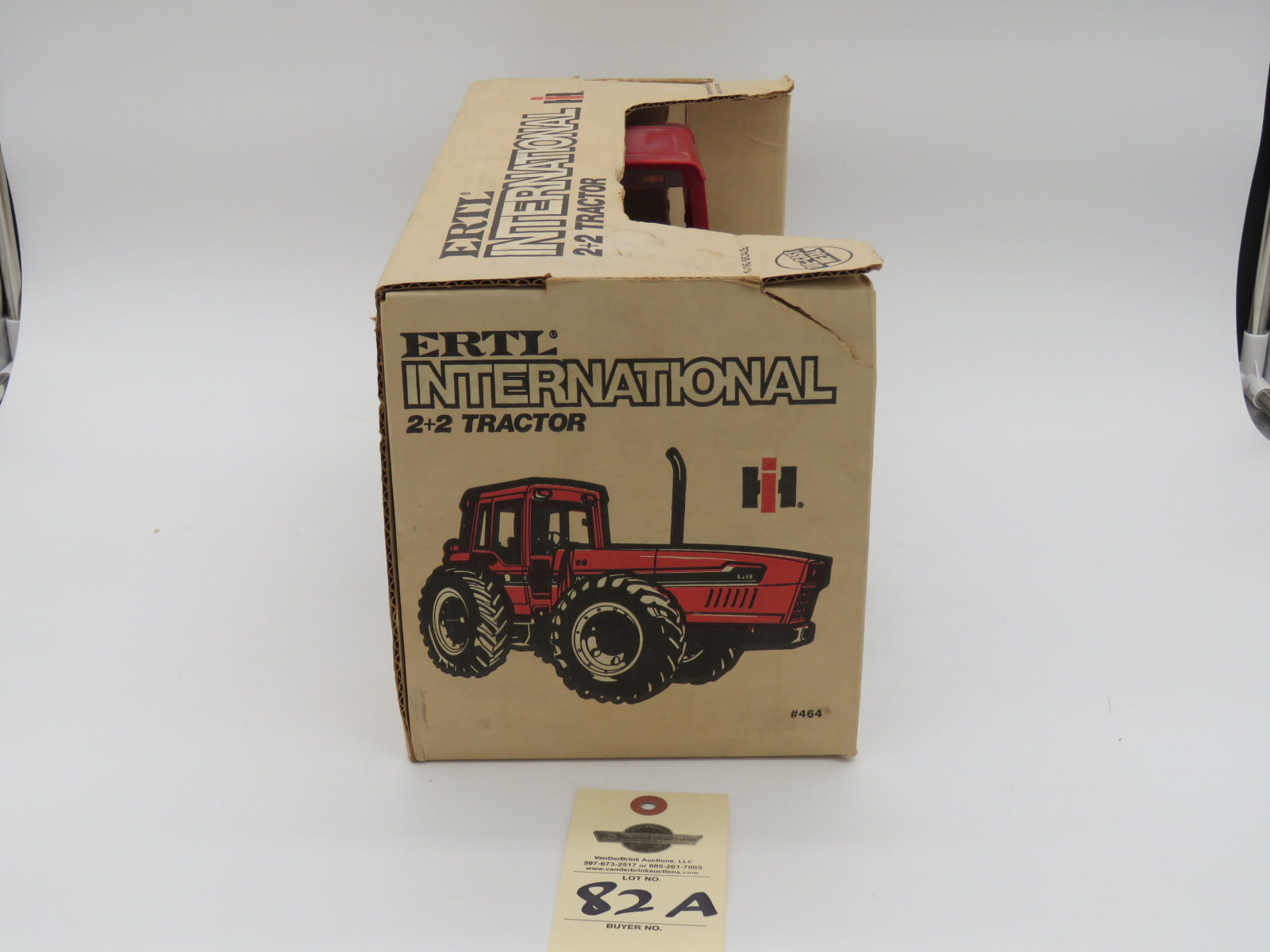 ERTL INTERNATIONAL 2+2  TRACTOR 6388 1/16 SCALE DIE CAST METAL NIB - Image 5