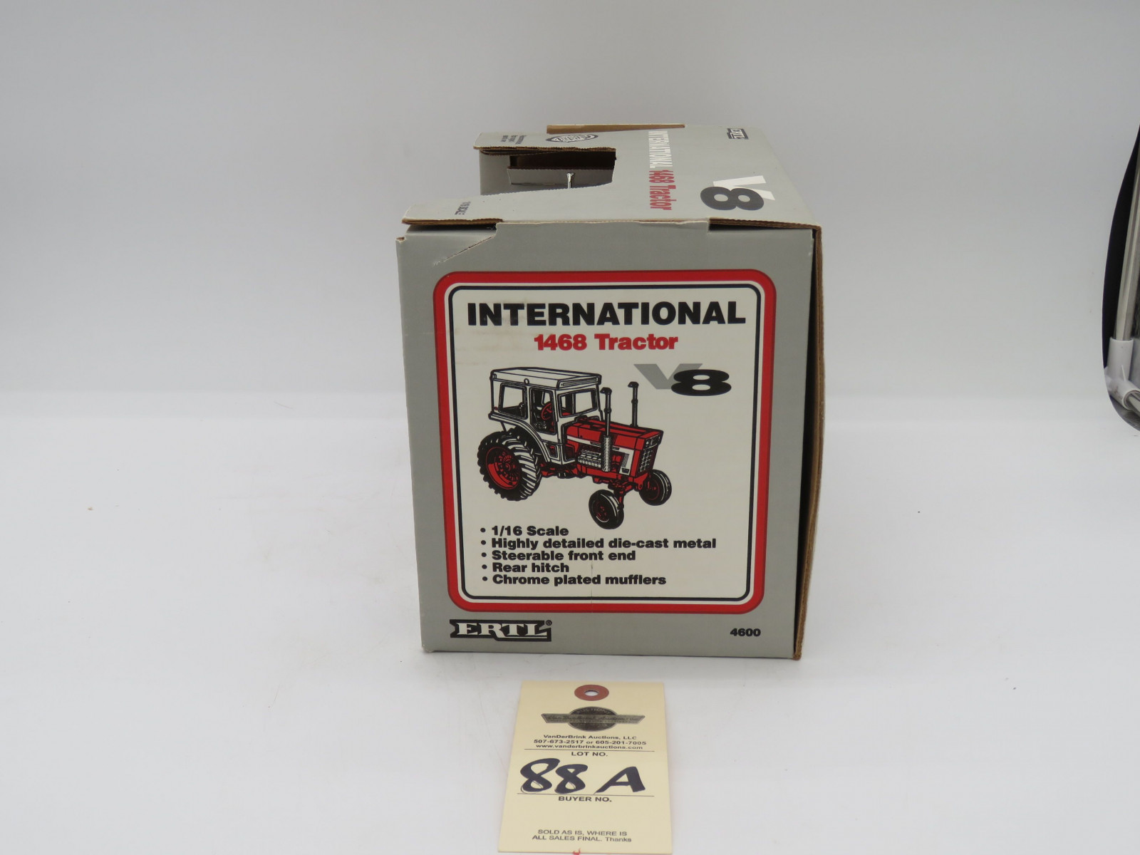1993 ERTL INTERNATIONAL 1468 TRACTOR V8