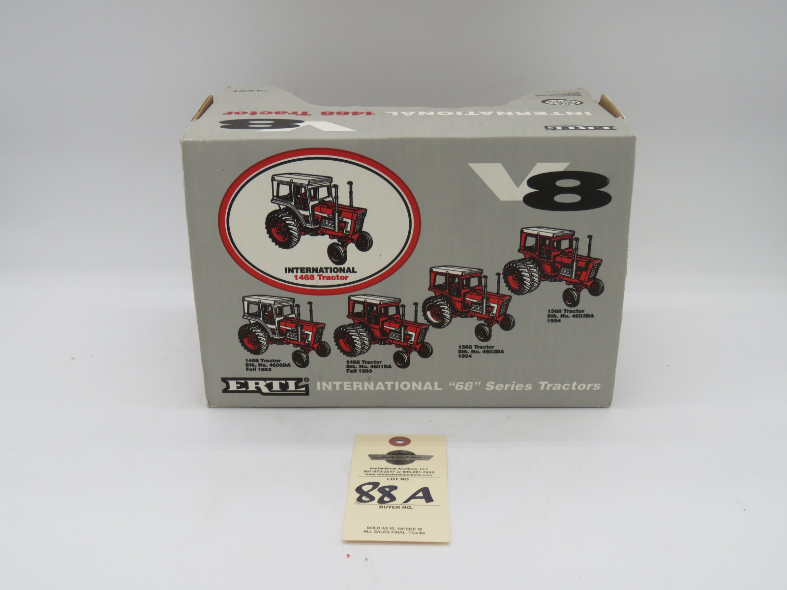 1993 ERTL INTERNATIONAL 1468 TRACTOR V8