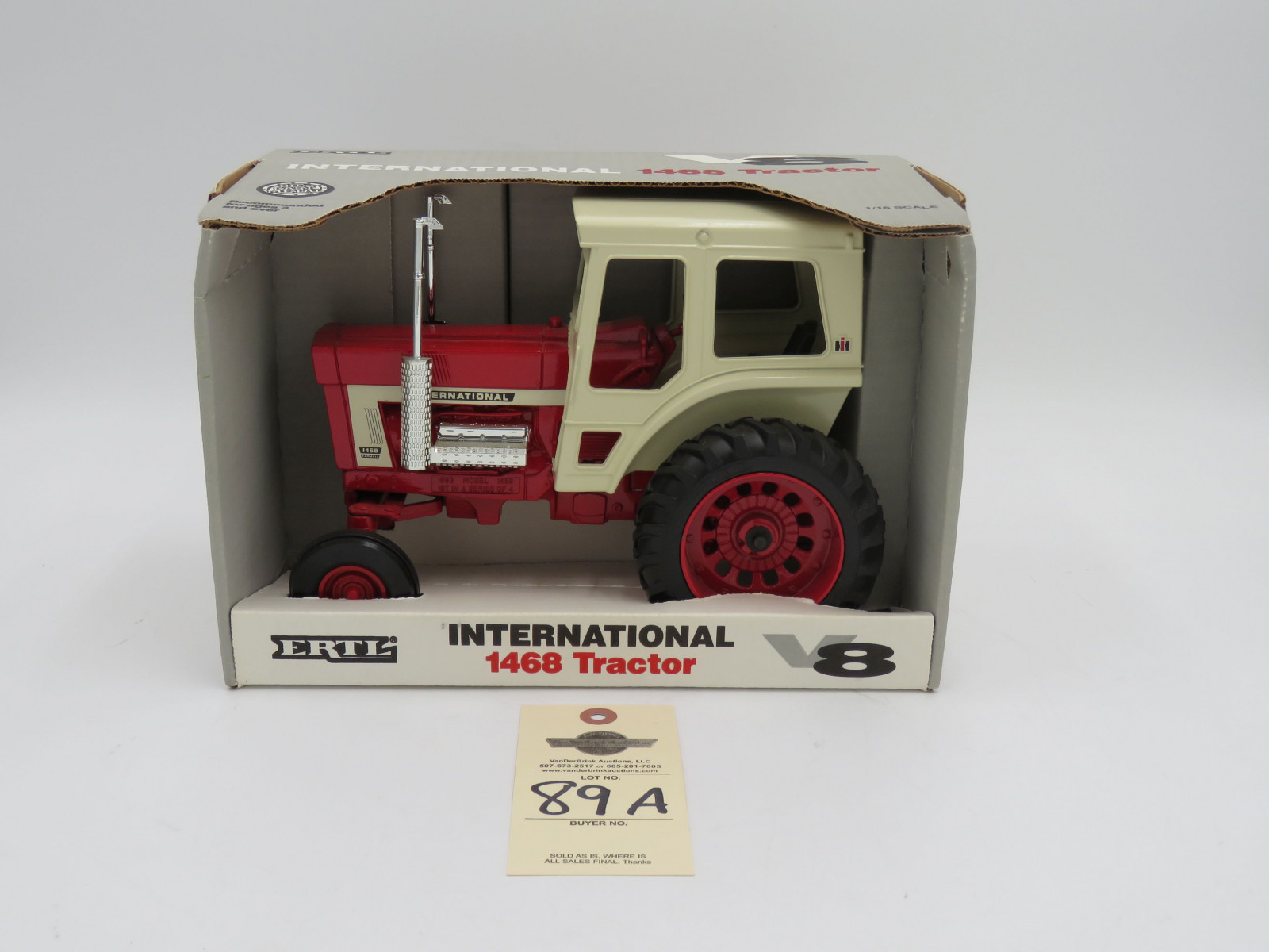 1993 ERTL INTERNATIONAL 1468 TRACTOR V8 DIE CAST METAL 1/16 SCALE NIB - Image 1