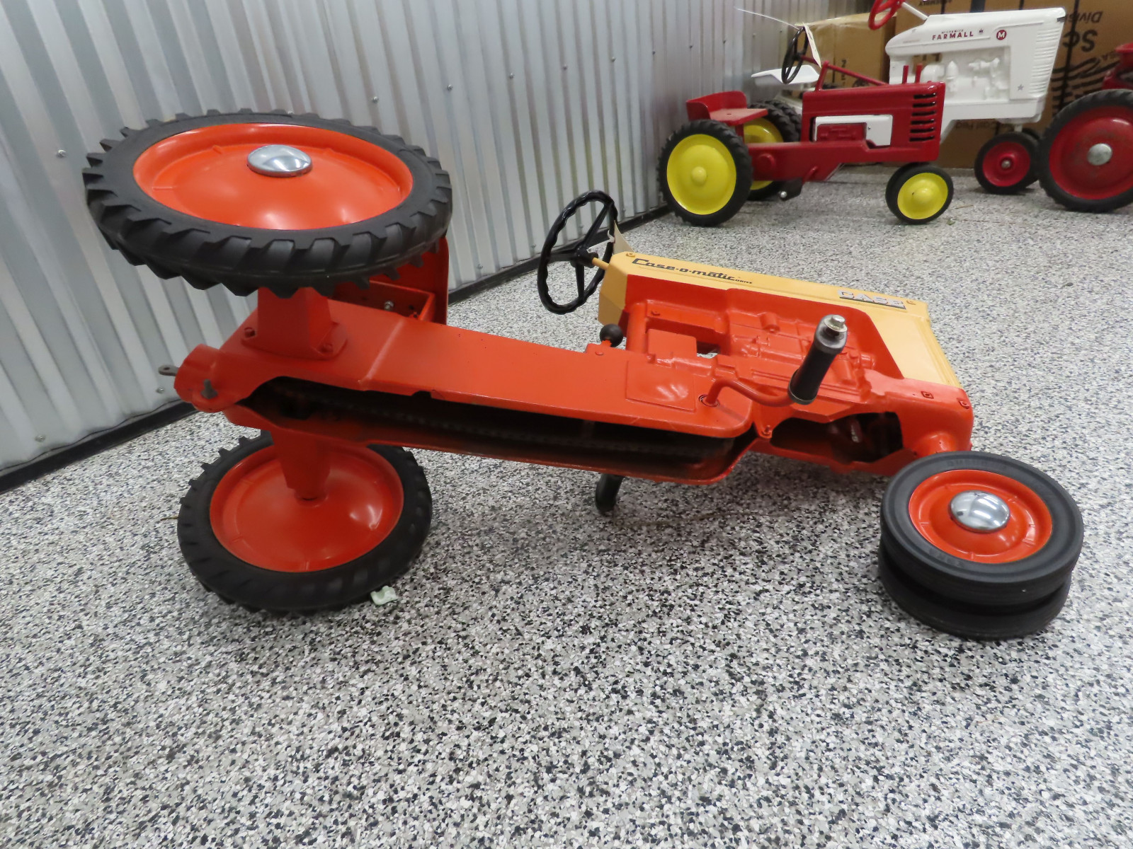 Case Case-O-Matic Cast Pedal Tractor - Image 10