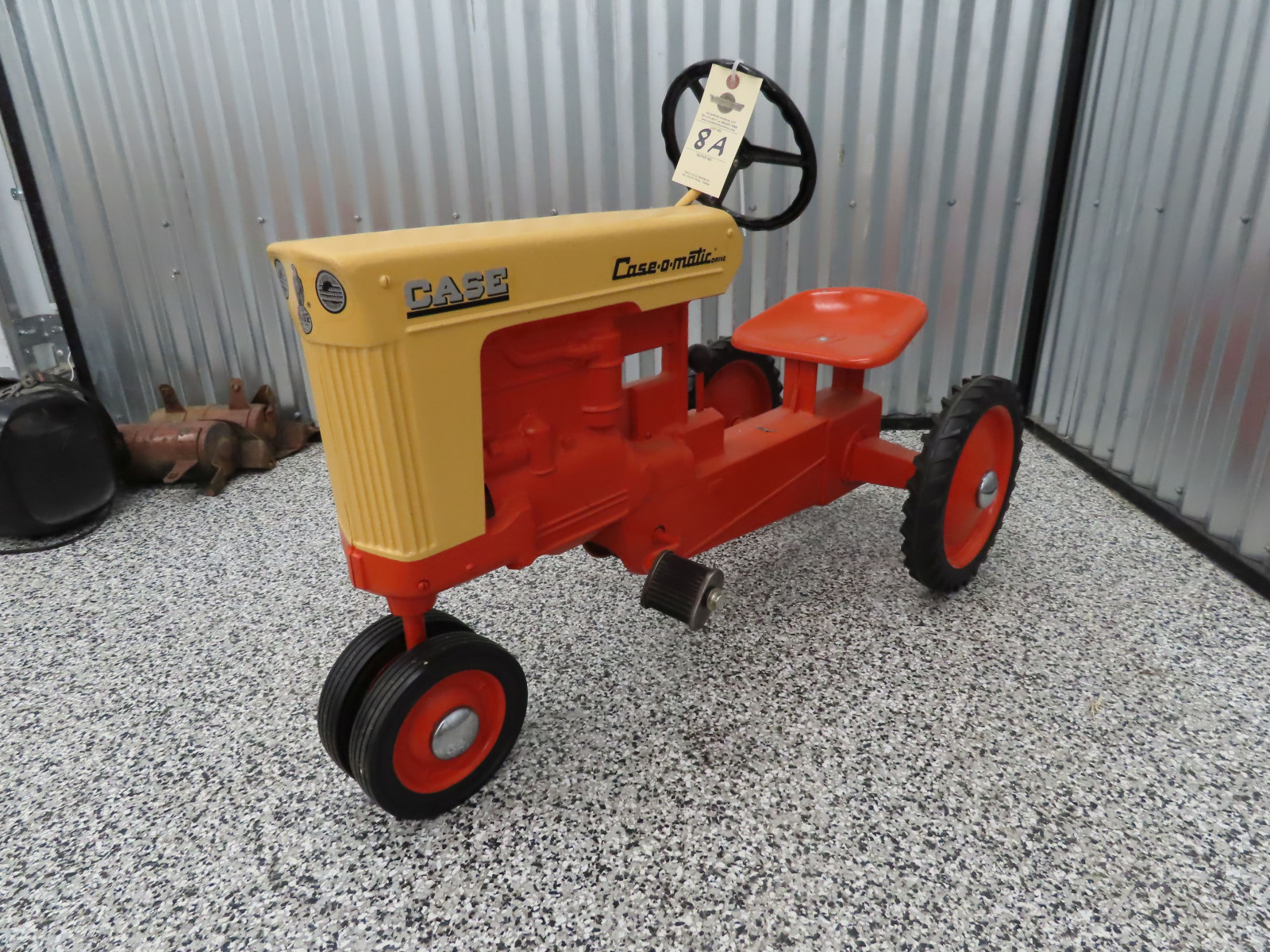 Case Case-O-Matic Cast Pedal Tractor - Image 4