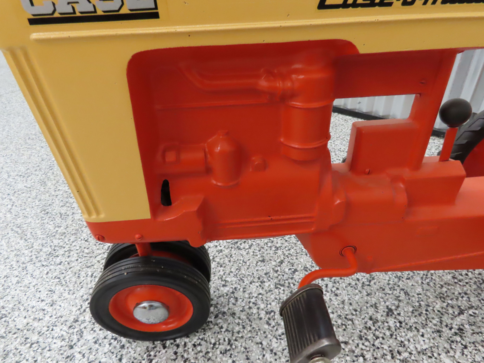 Case Case-O-Matic Cast Pedal Tractor - Image 6