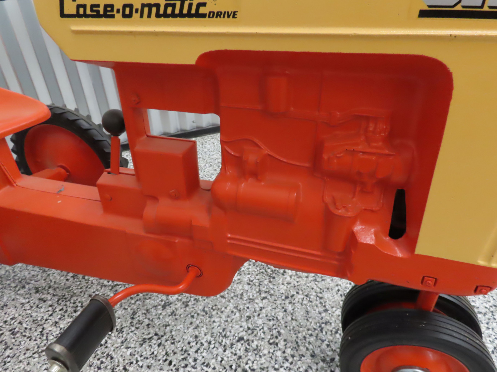 Case Case-O-Matic Cast Pedal Tractor - Image 8