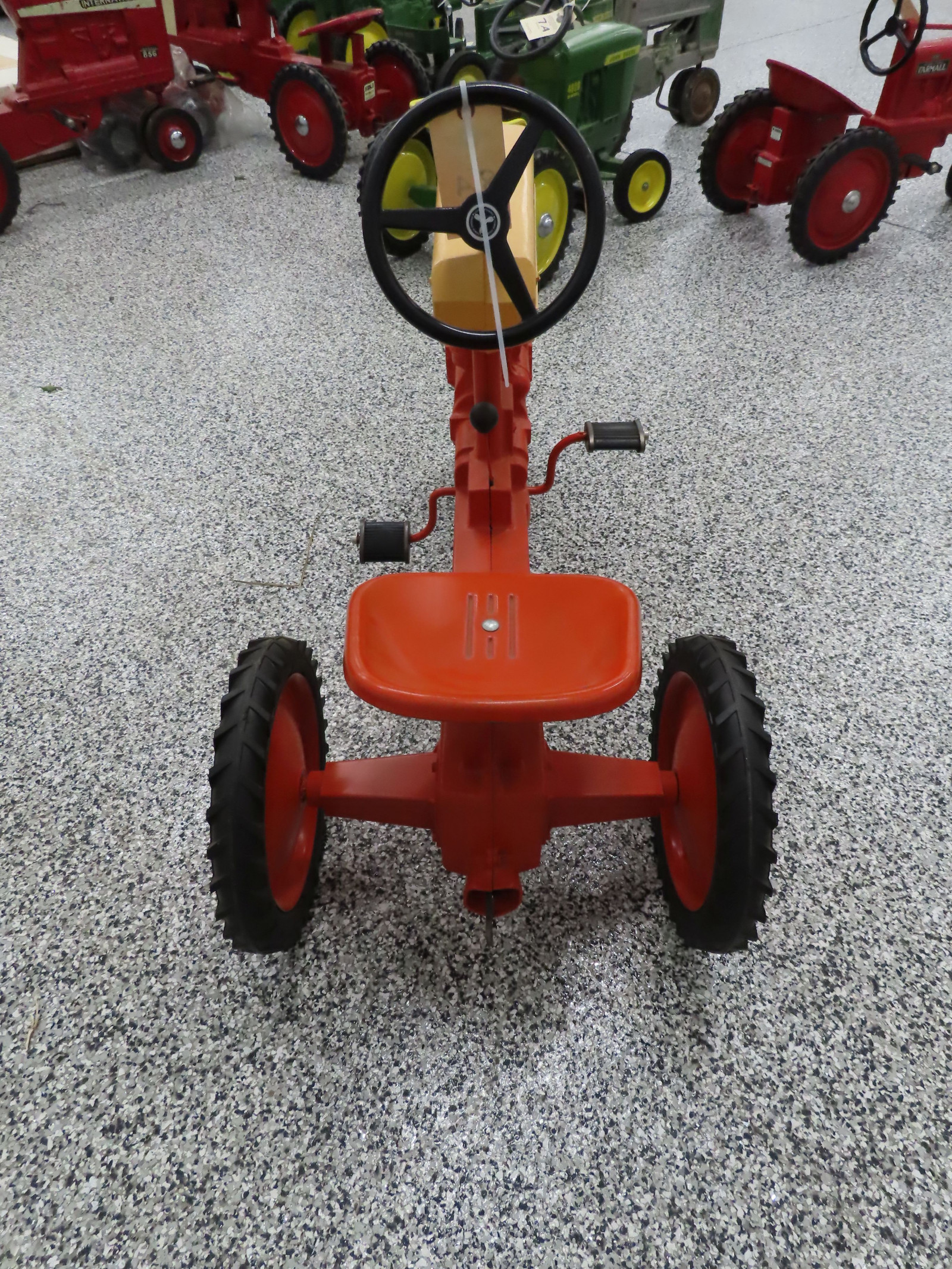Case Case-O-Matic Cast Pedal Tractor - Image 9